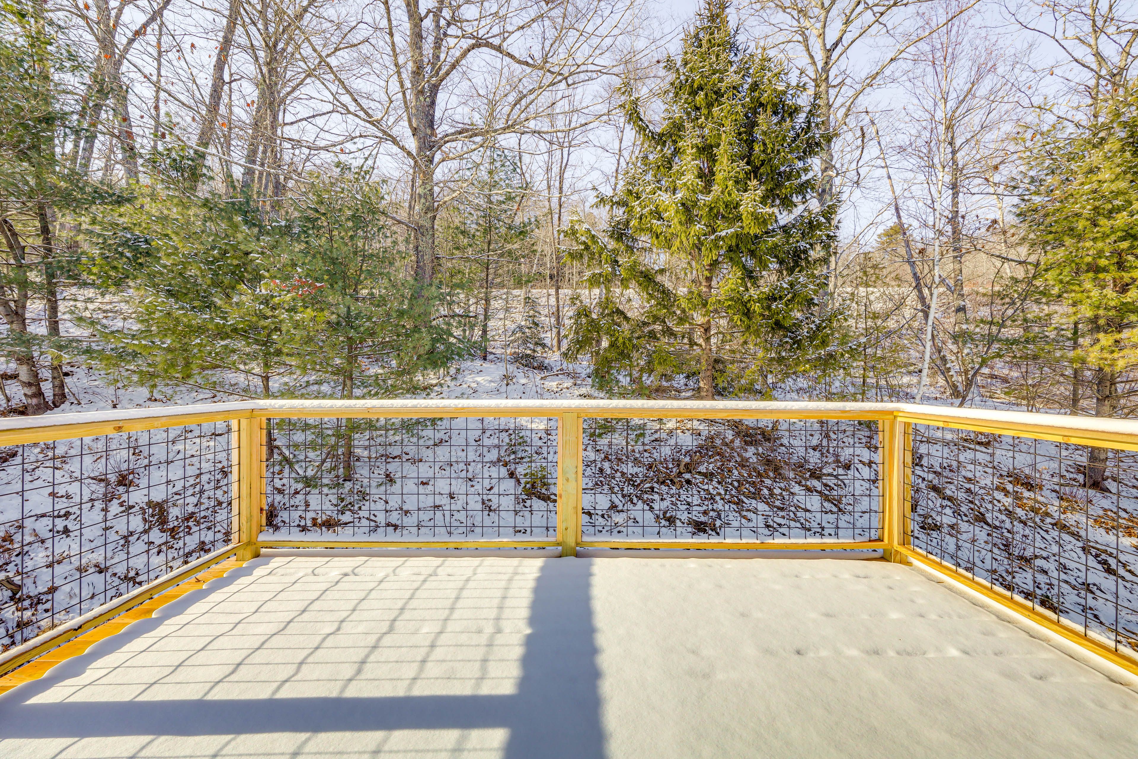 House Exterior | Deck