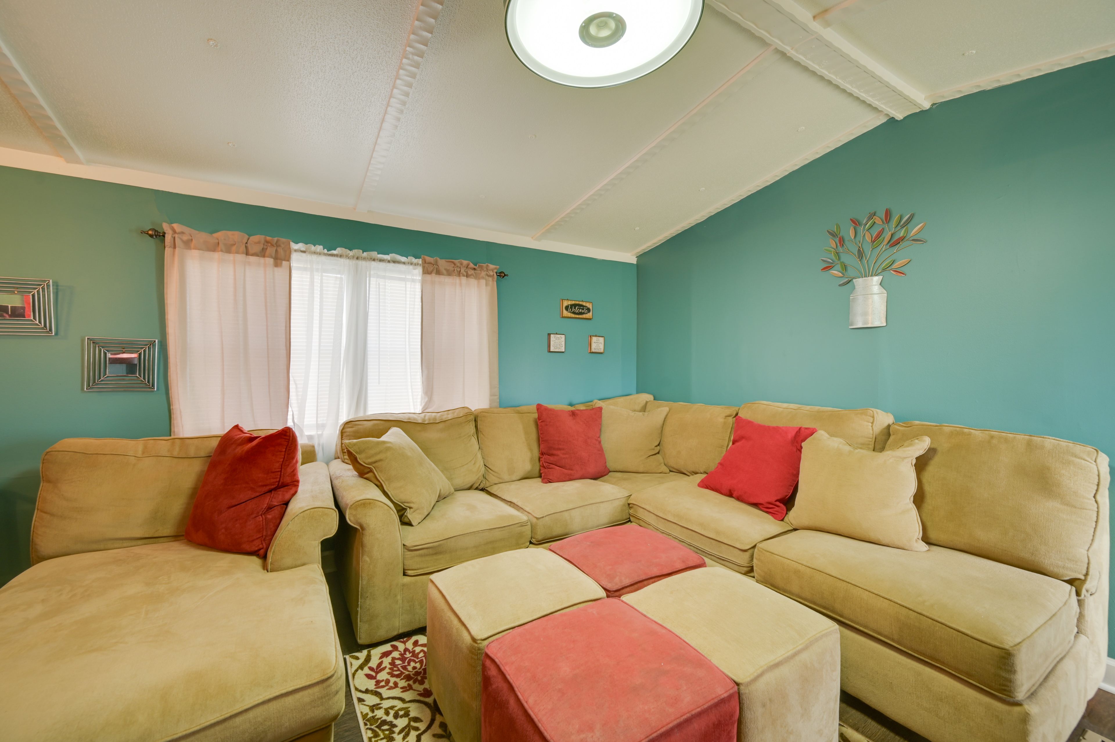 Living Room | Free WiFi | Smart TV | Central A/C