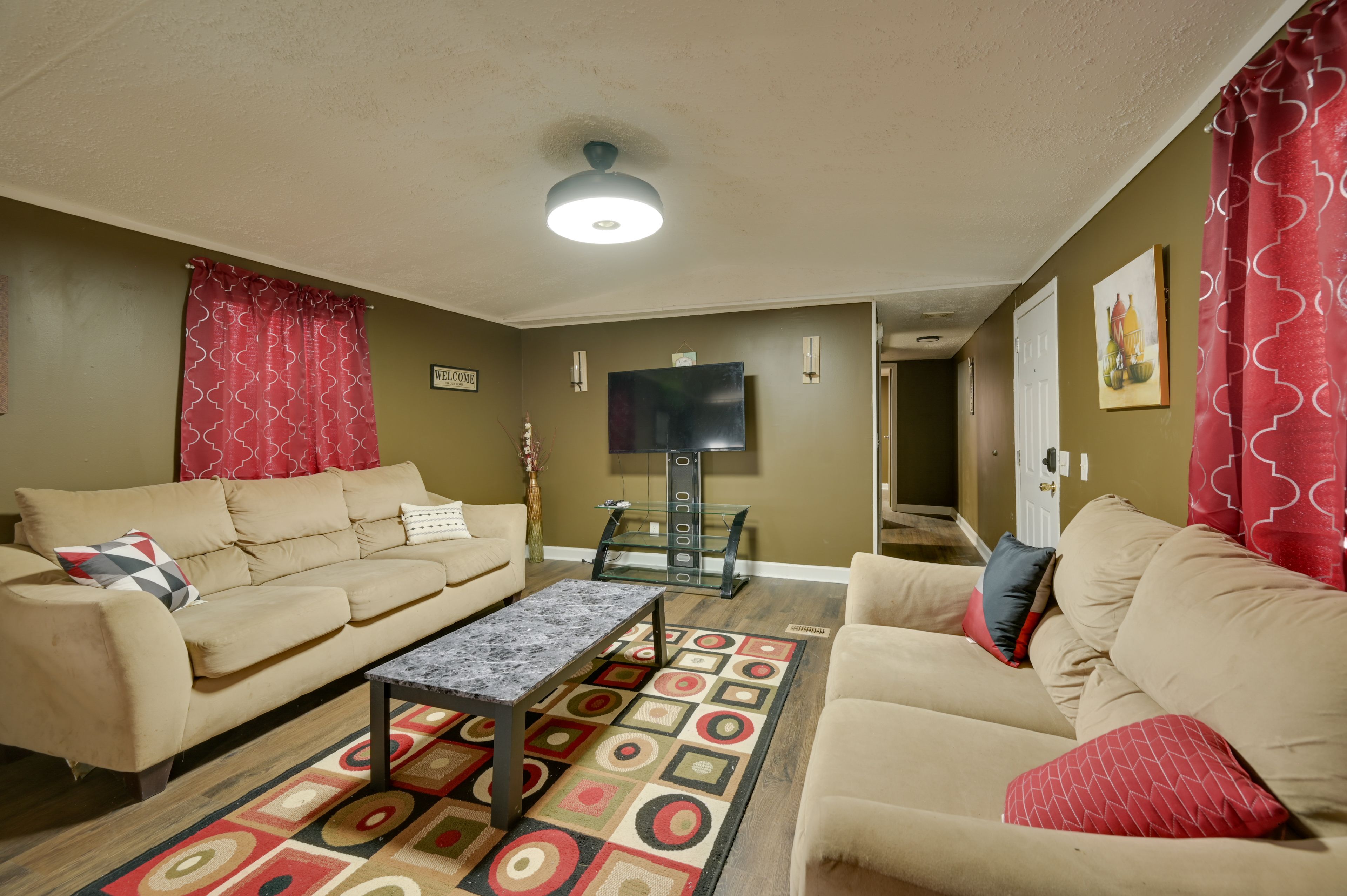 Bethel Vacation Rental | 3BR | 2BA | 952 Sq Ft | 5 Steps to Enter
