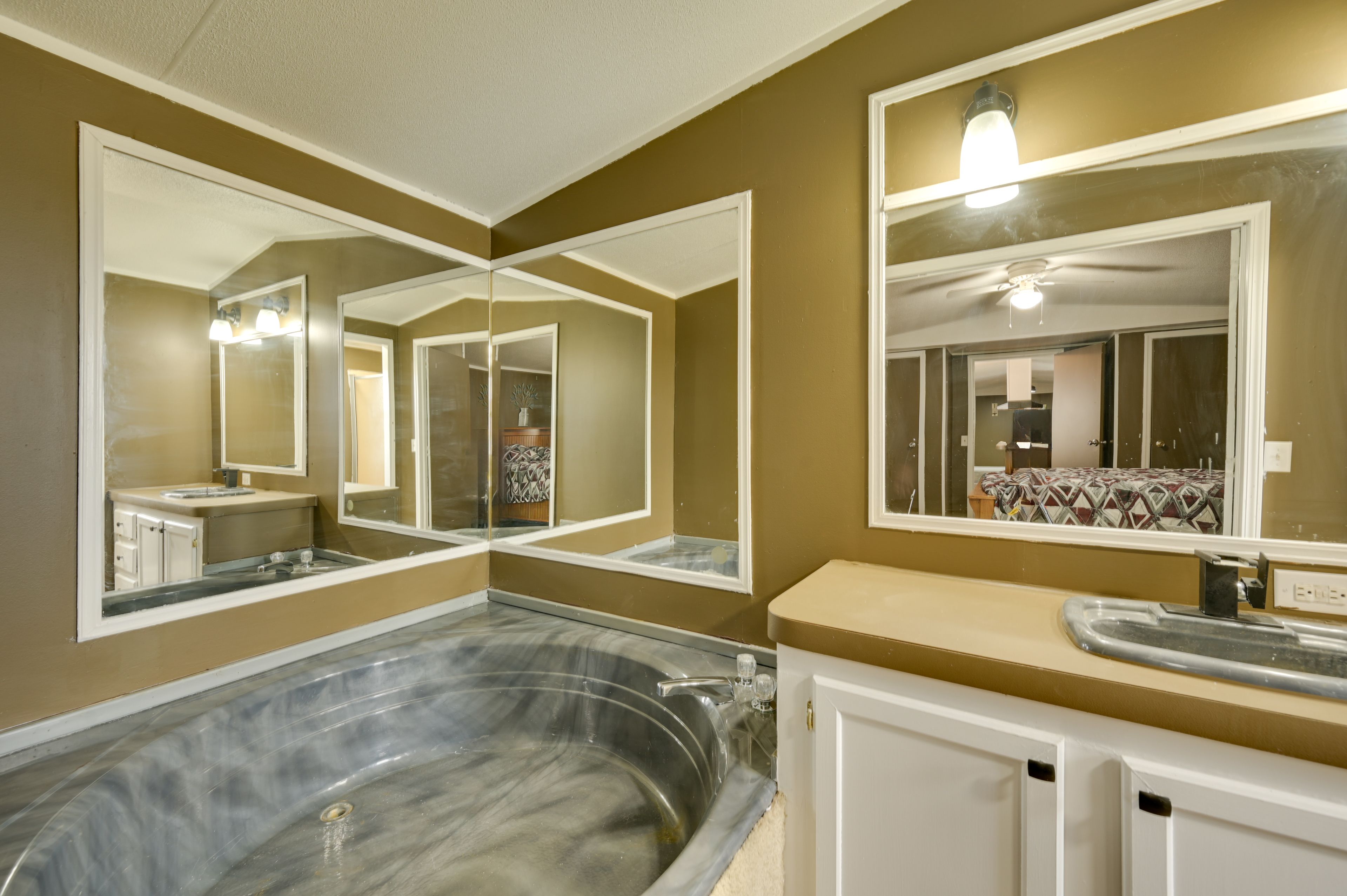 Full Bathrooom