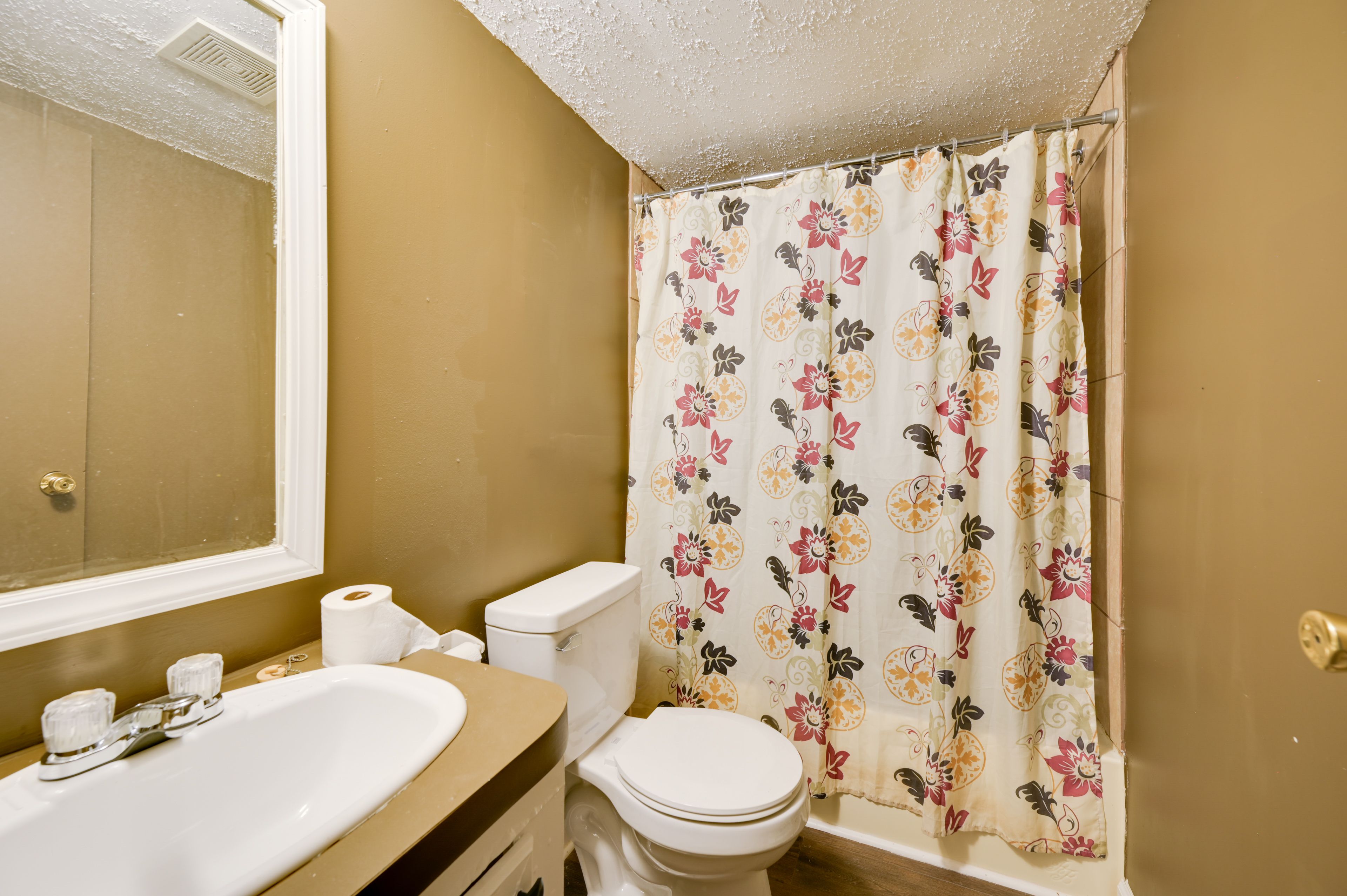 Full Bathroom