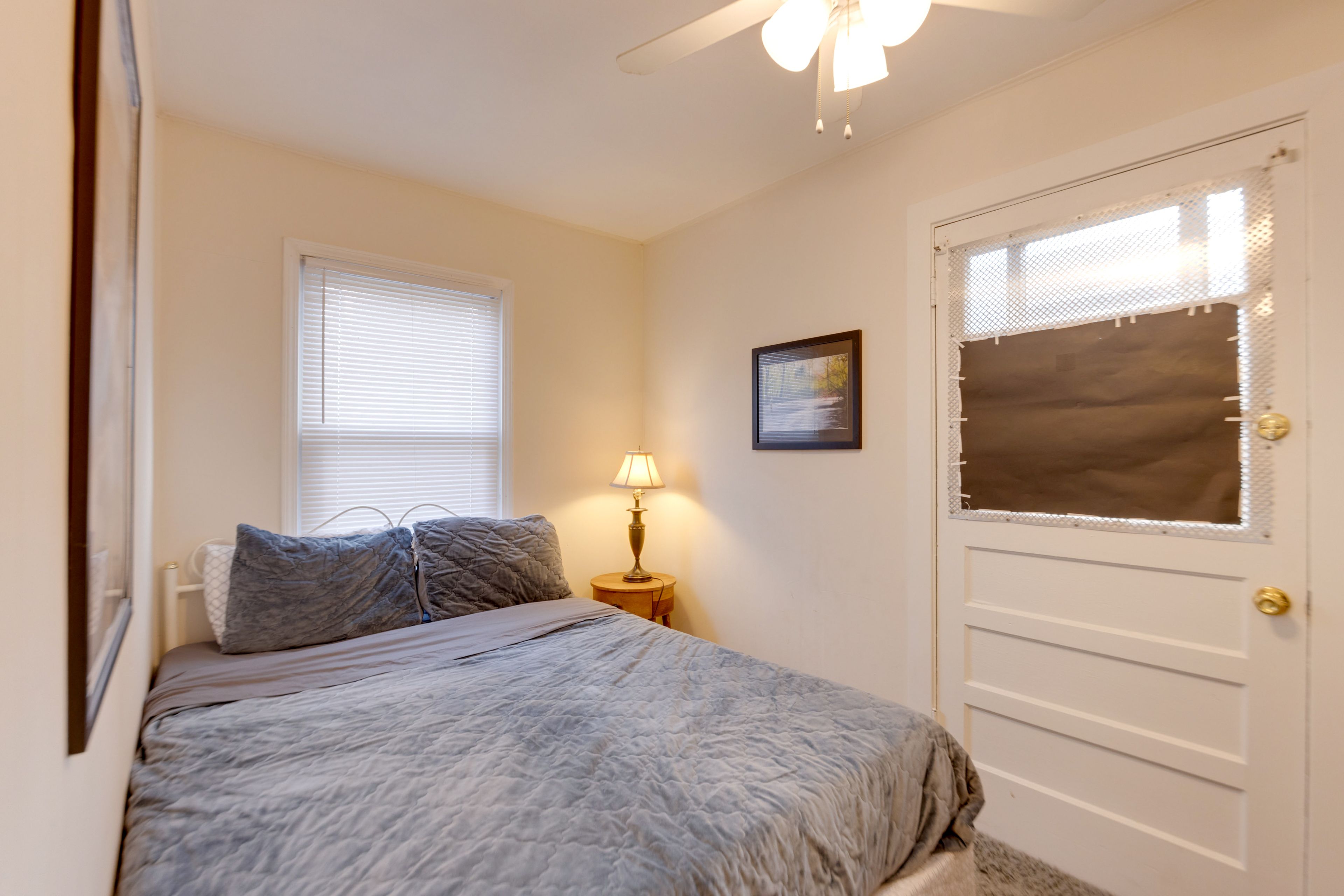 Bedroom 2 | Queen Bed