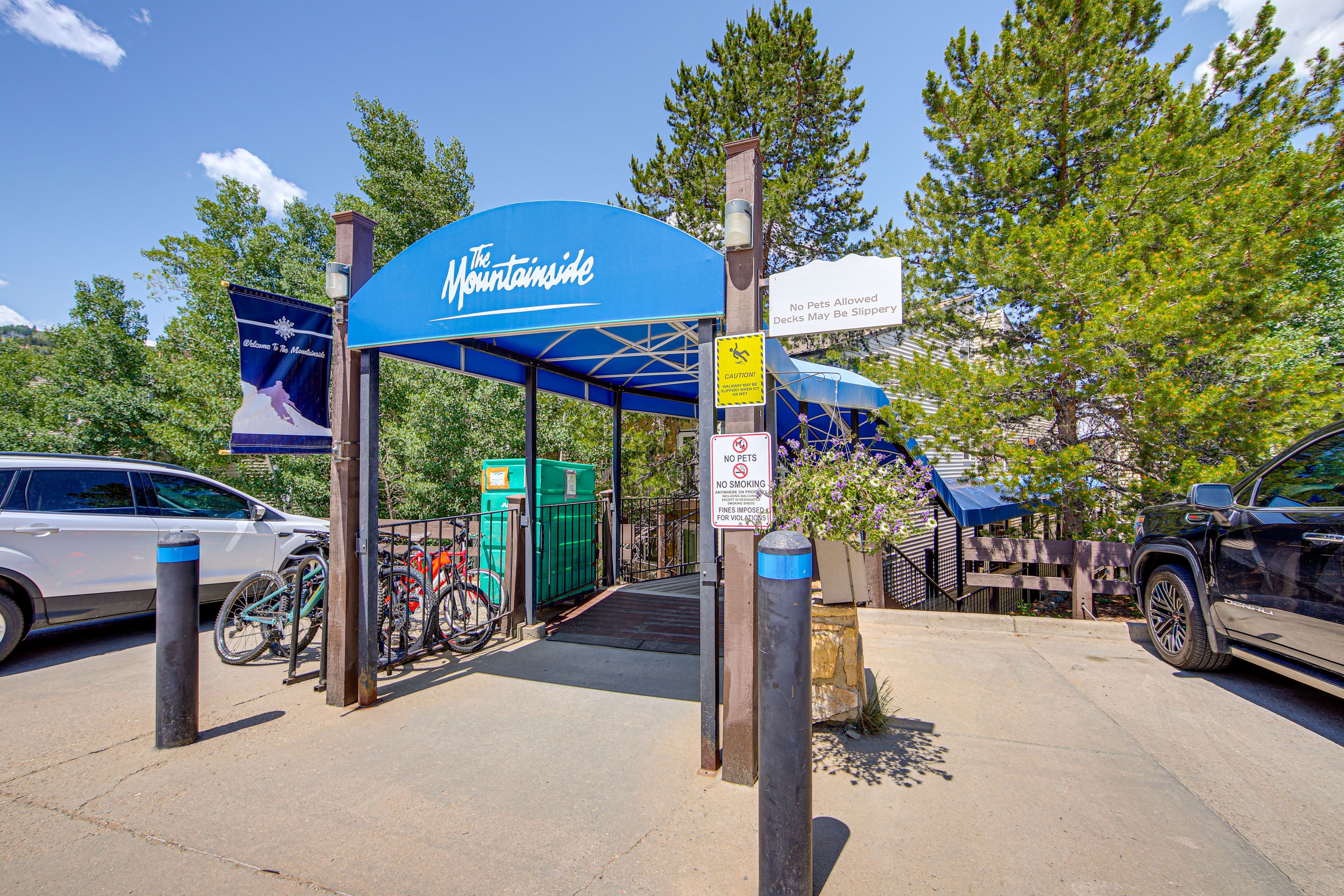 Parking | Community Parking Lot (First-Come, First-Served Basis)