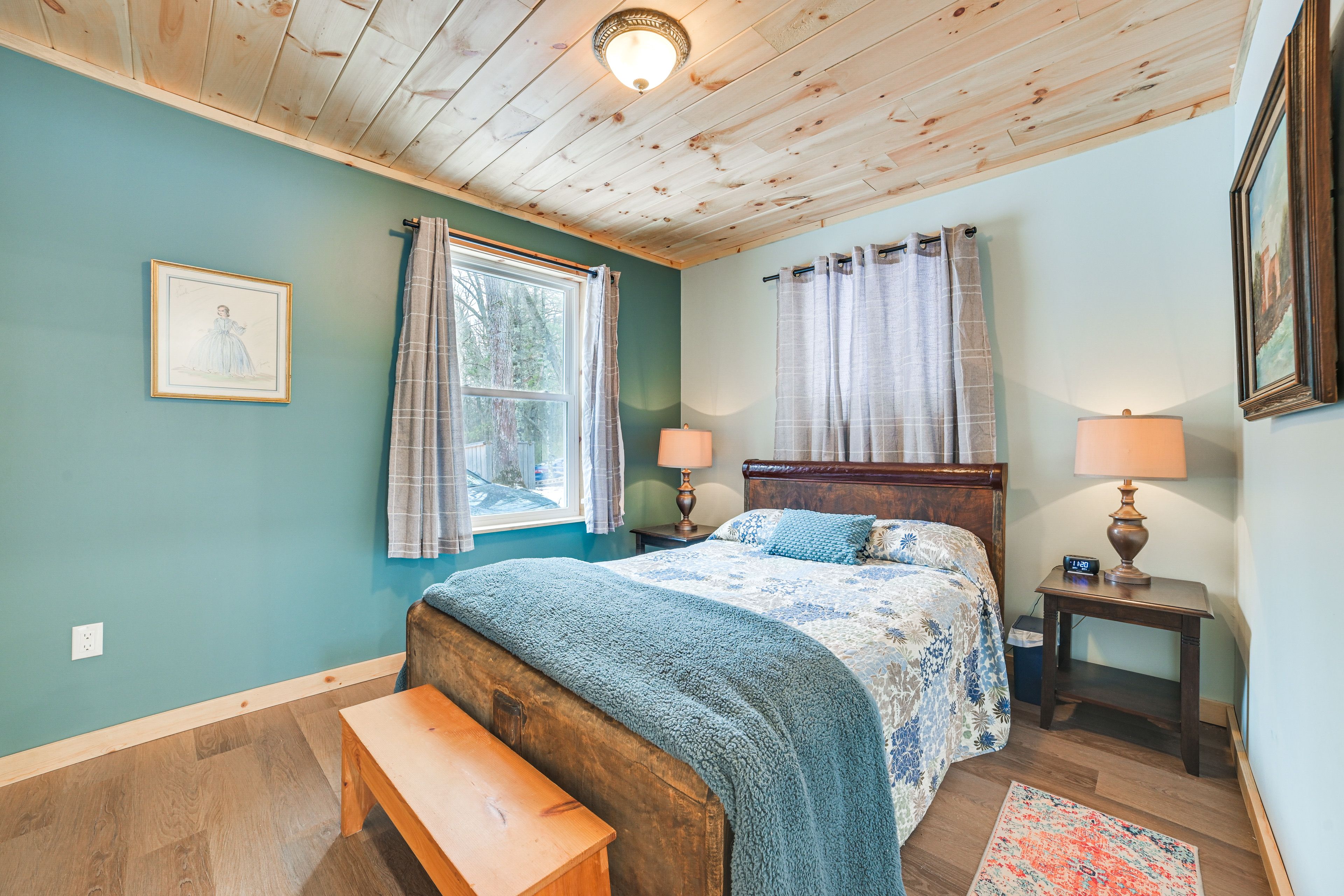 Bedroom 1 | Full Bed | 1st Floor