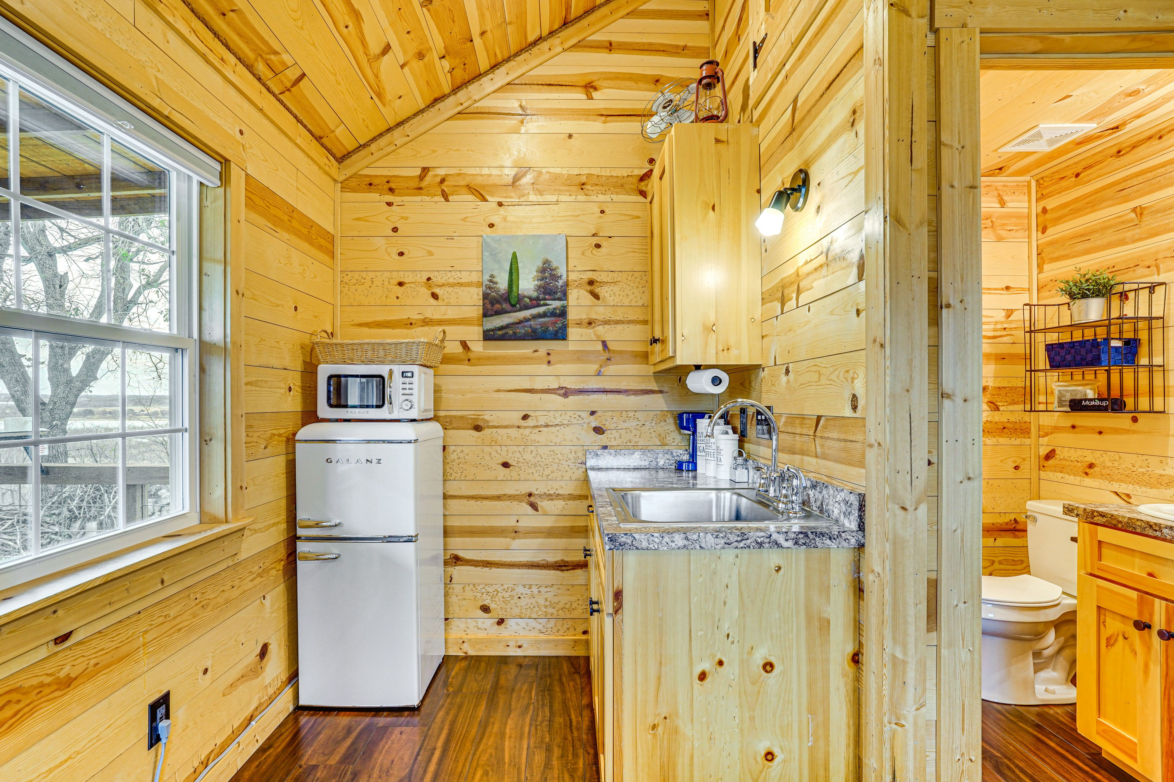 Cliffside Cabin 2 | Kitchenette