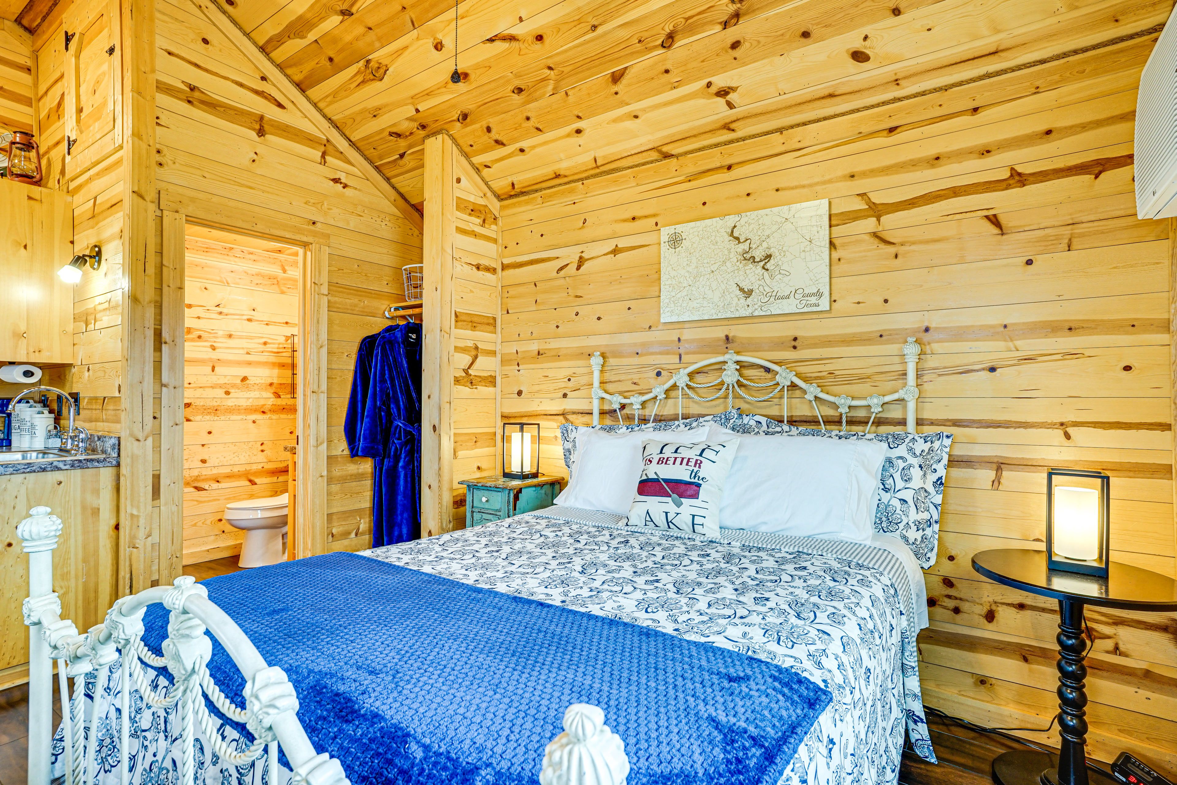 Bedroom 3 | Queen Bed | Cliffside Cabin 2 | Single-Story Unit