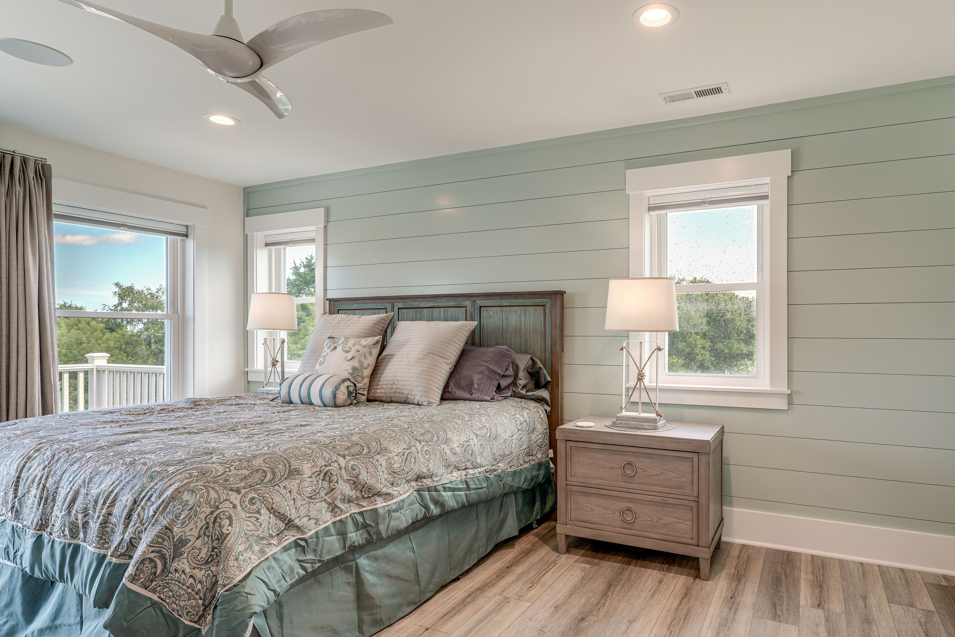 Bedroom Suite 1 | King Bed | Main Floor