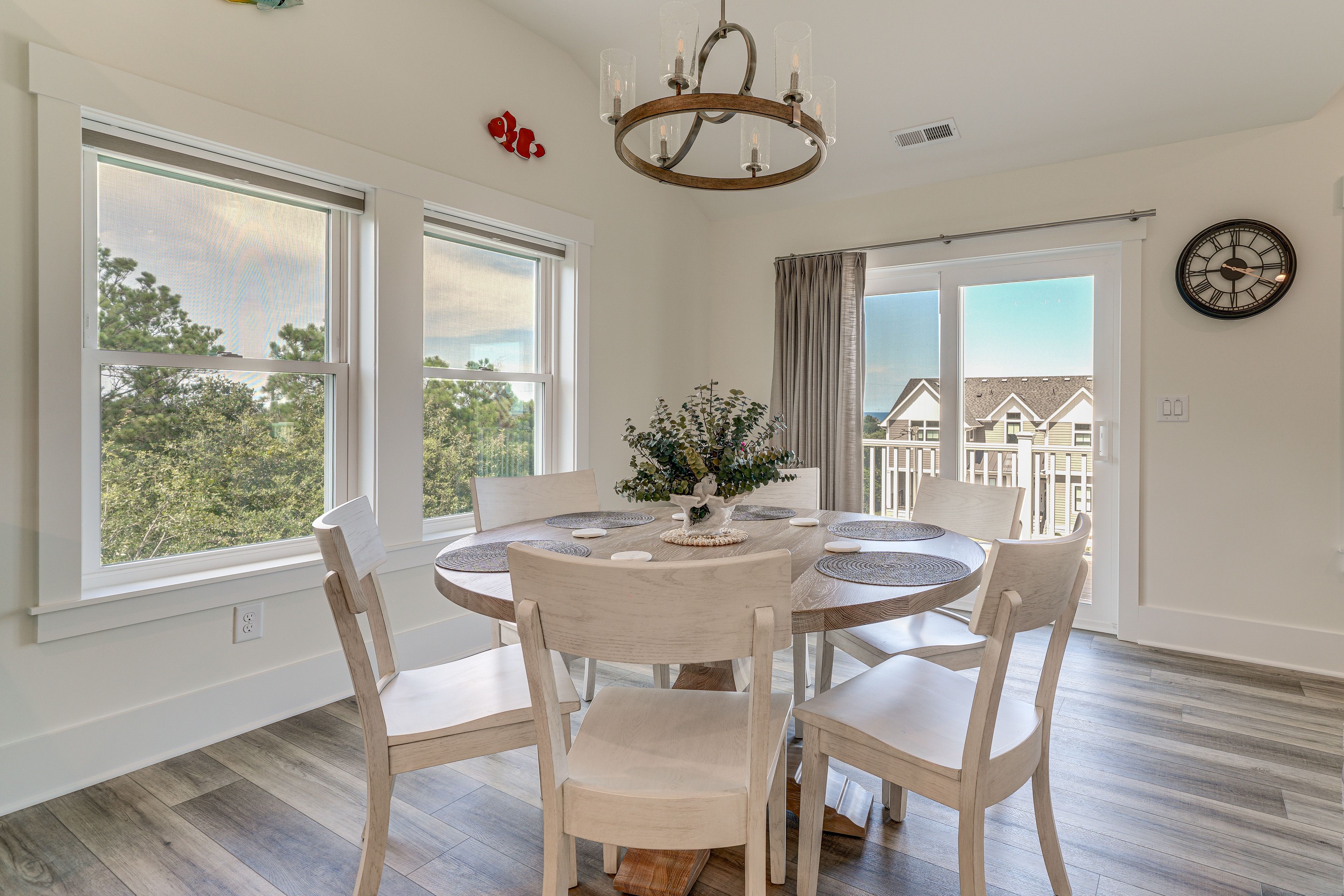 Dining Table | Dishware & Flatware | Main Floor