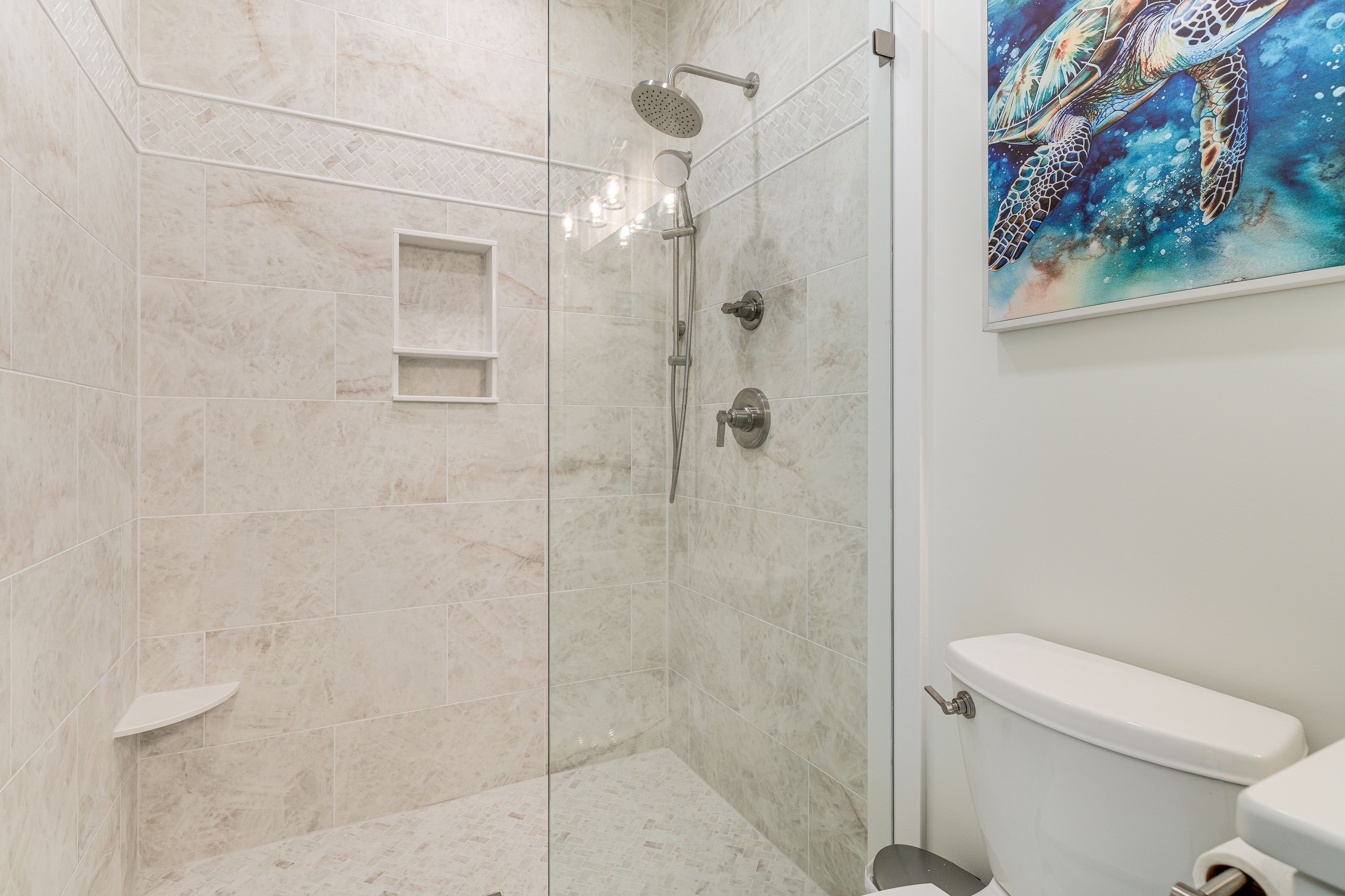 En-Suite Bathroom | Lower Floor