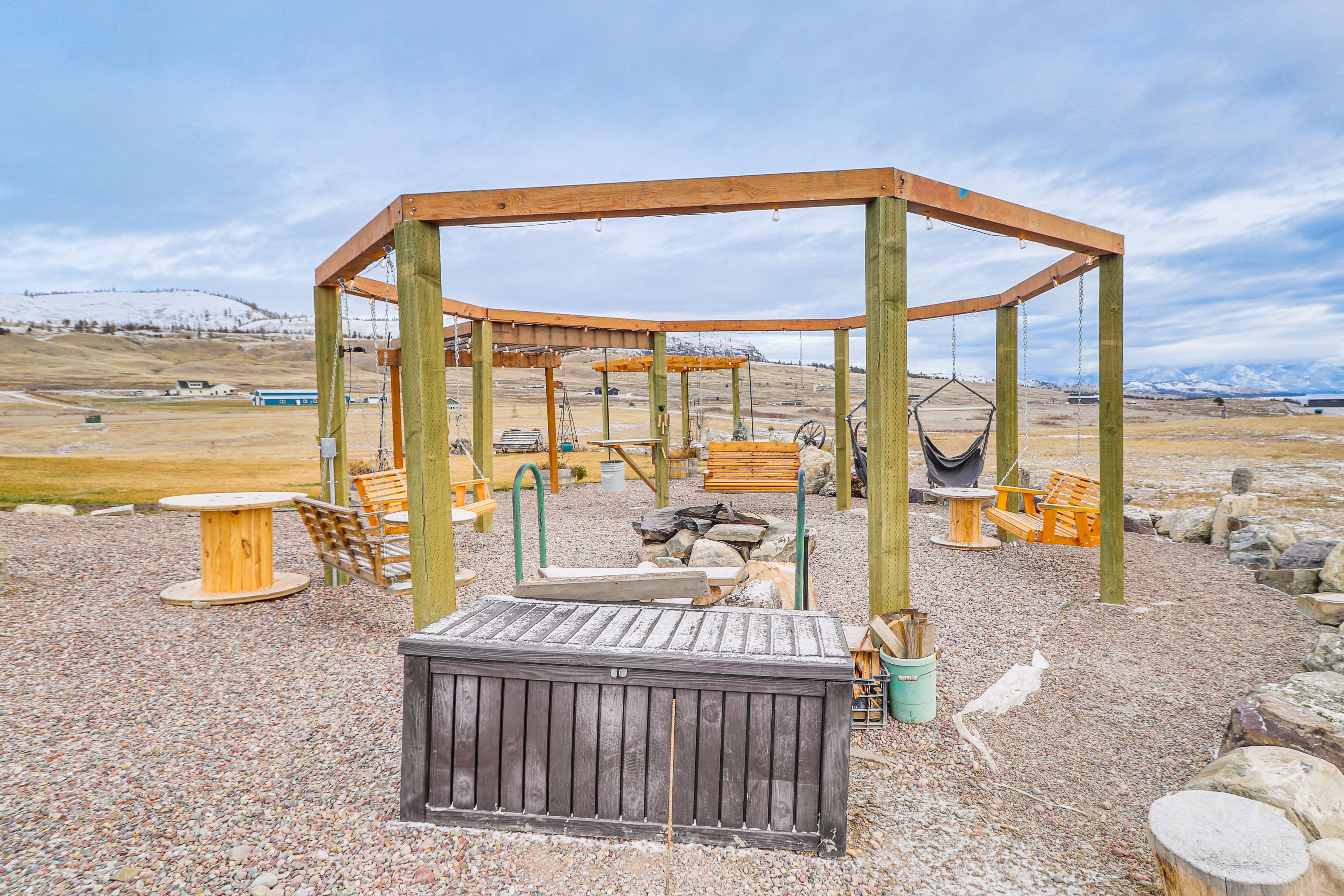Wood-Burning Fire Pit | Mountain Views