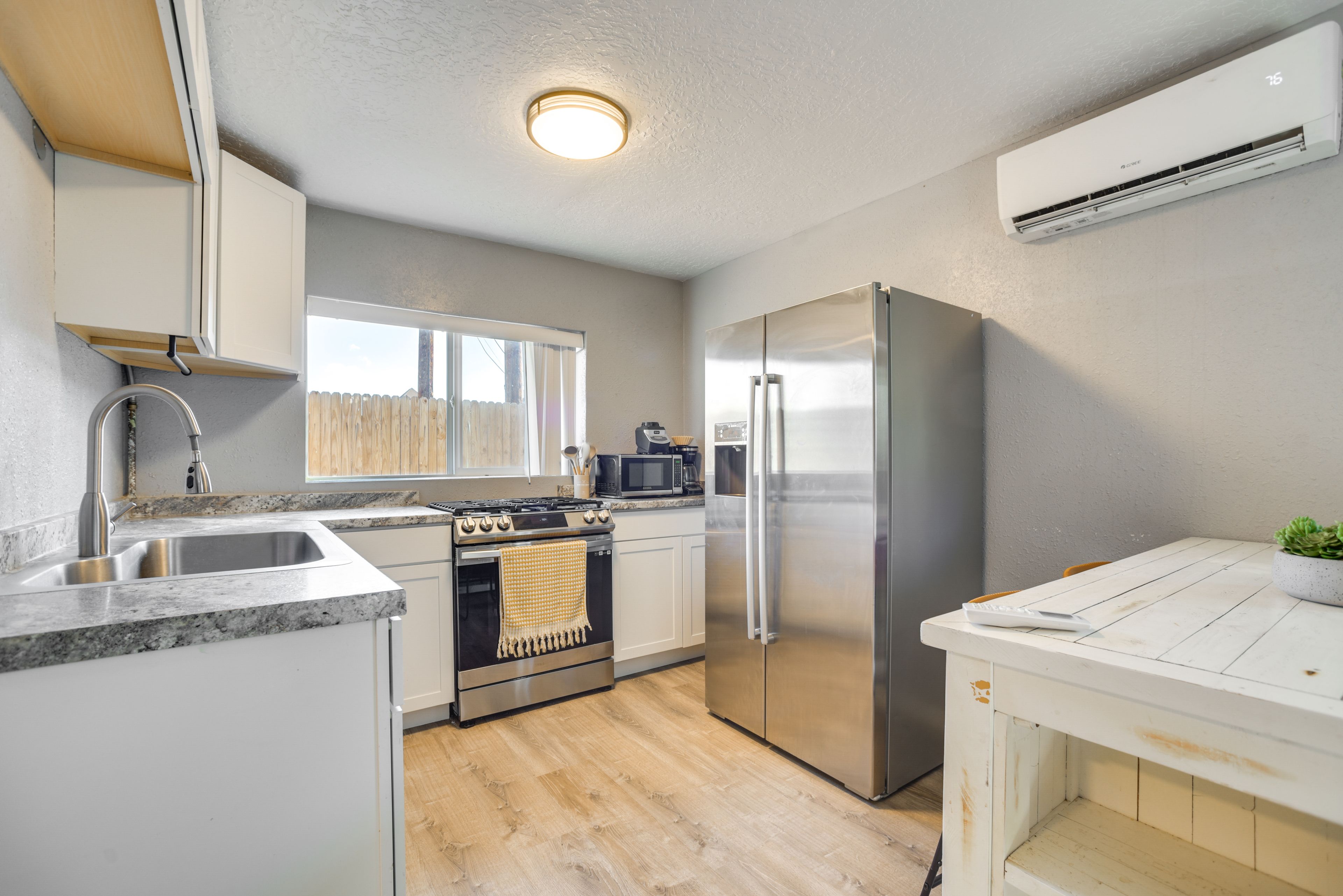 Kitchen | Blender | Toaster | Drip Coffee Pot