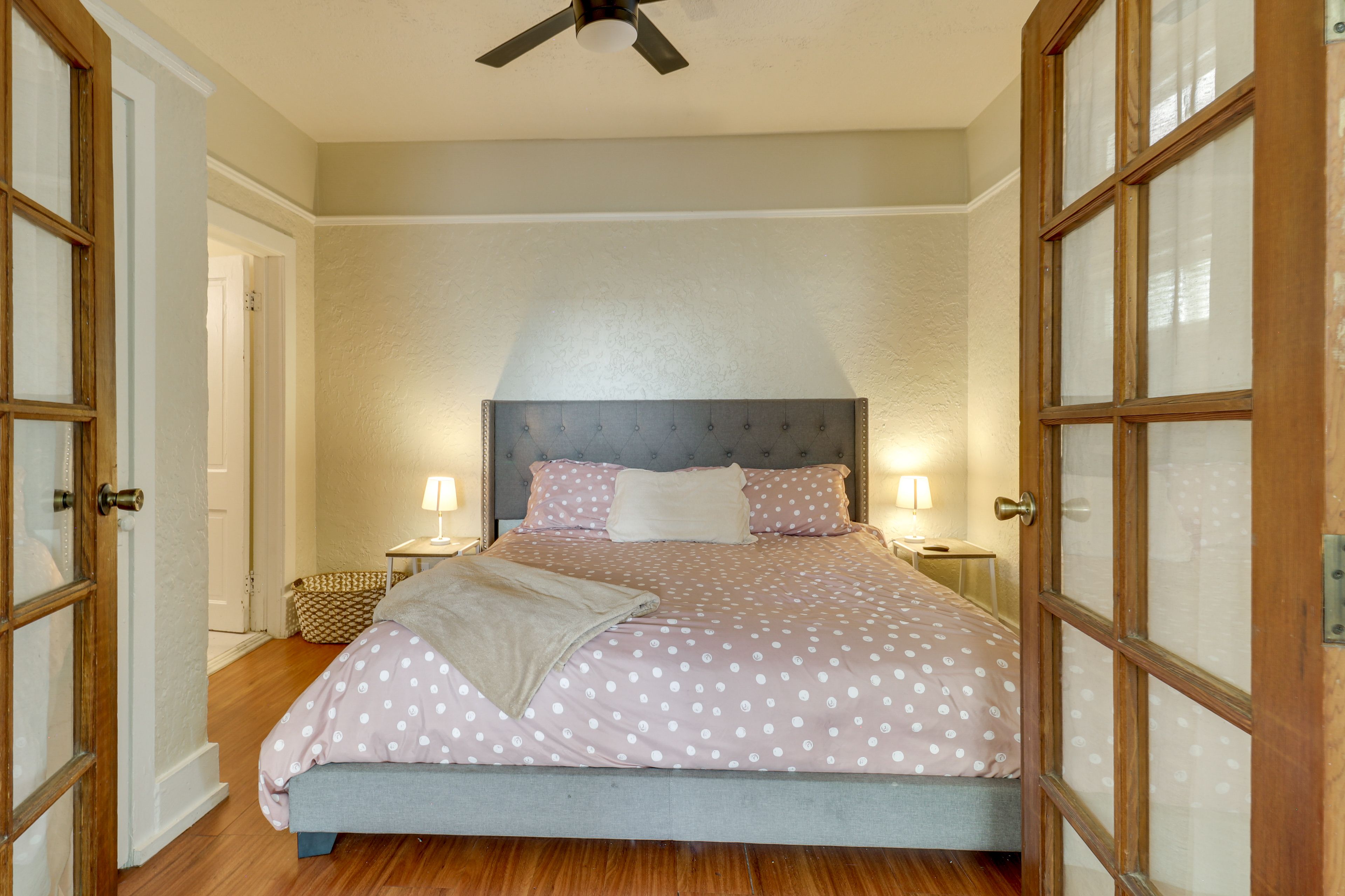 Bedroom 1 | King Bed