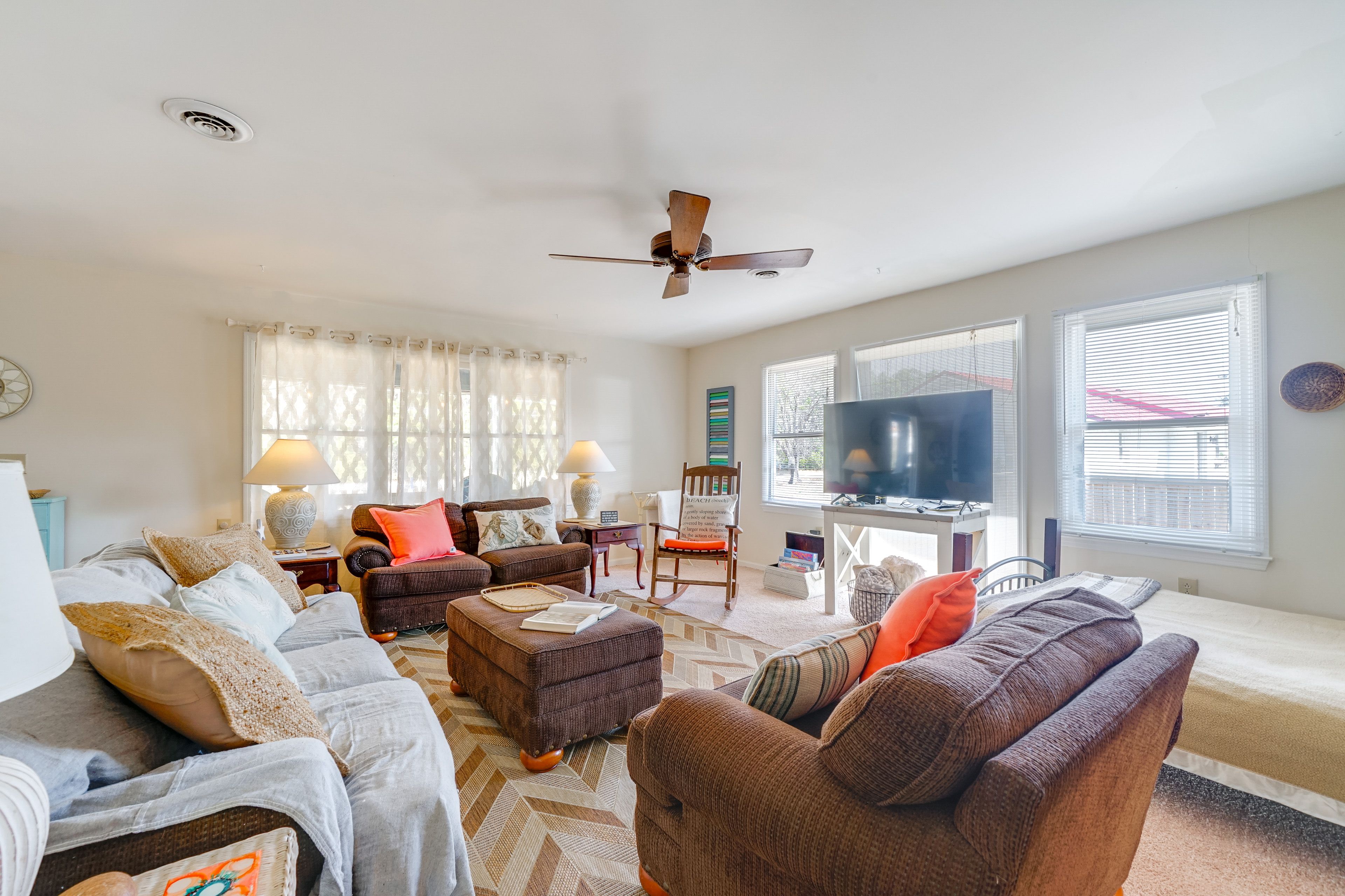 Hampstead Vacation Rental | 3BR | 2BA | 1,650 Sq Ft | 4 Steps Required