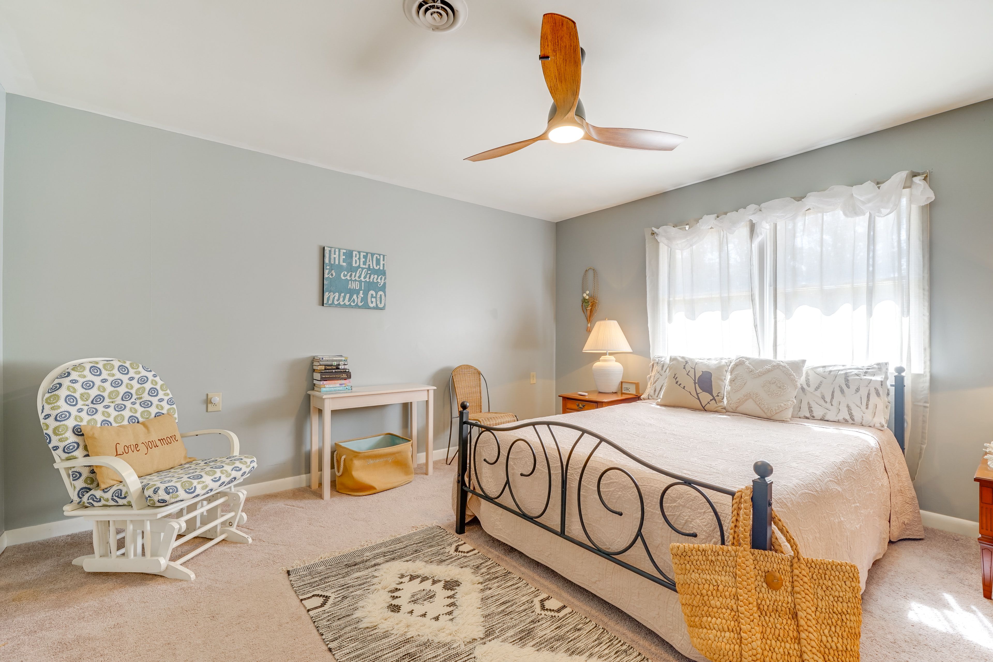 Bedroom 1 | Queen Bed | Linens Provided | En-Suite Bathroom