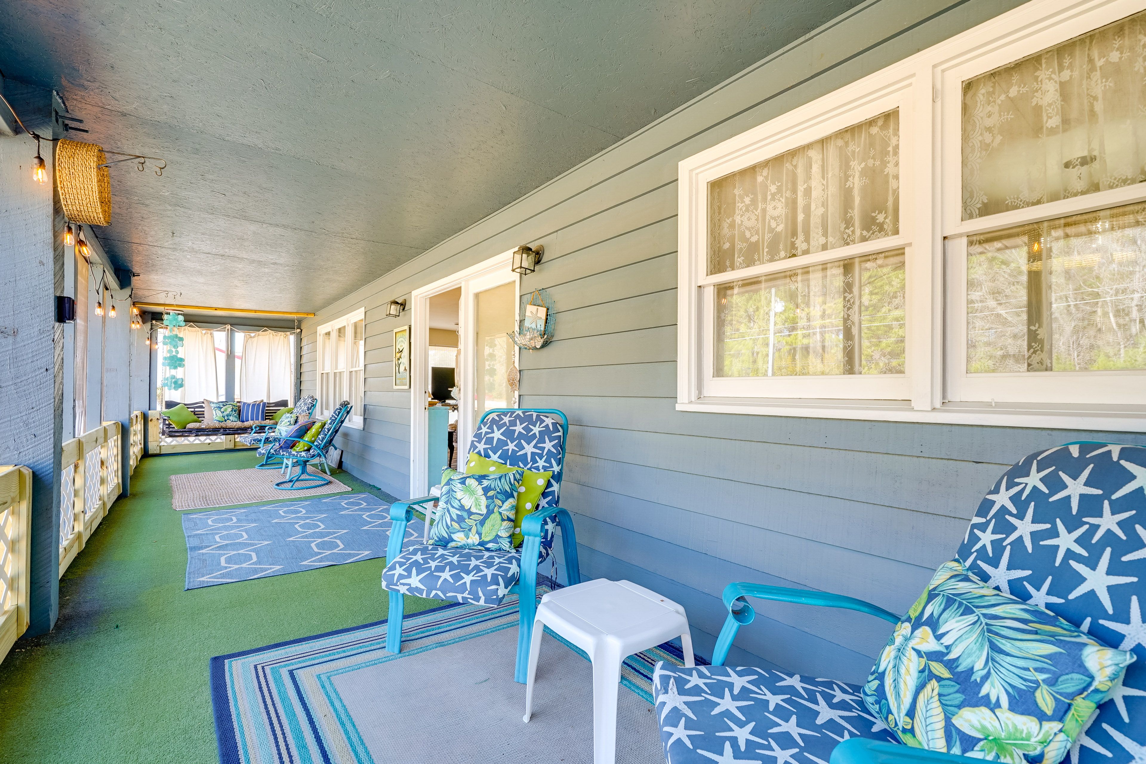 Screened-In Porch