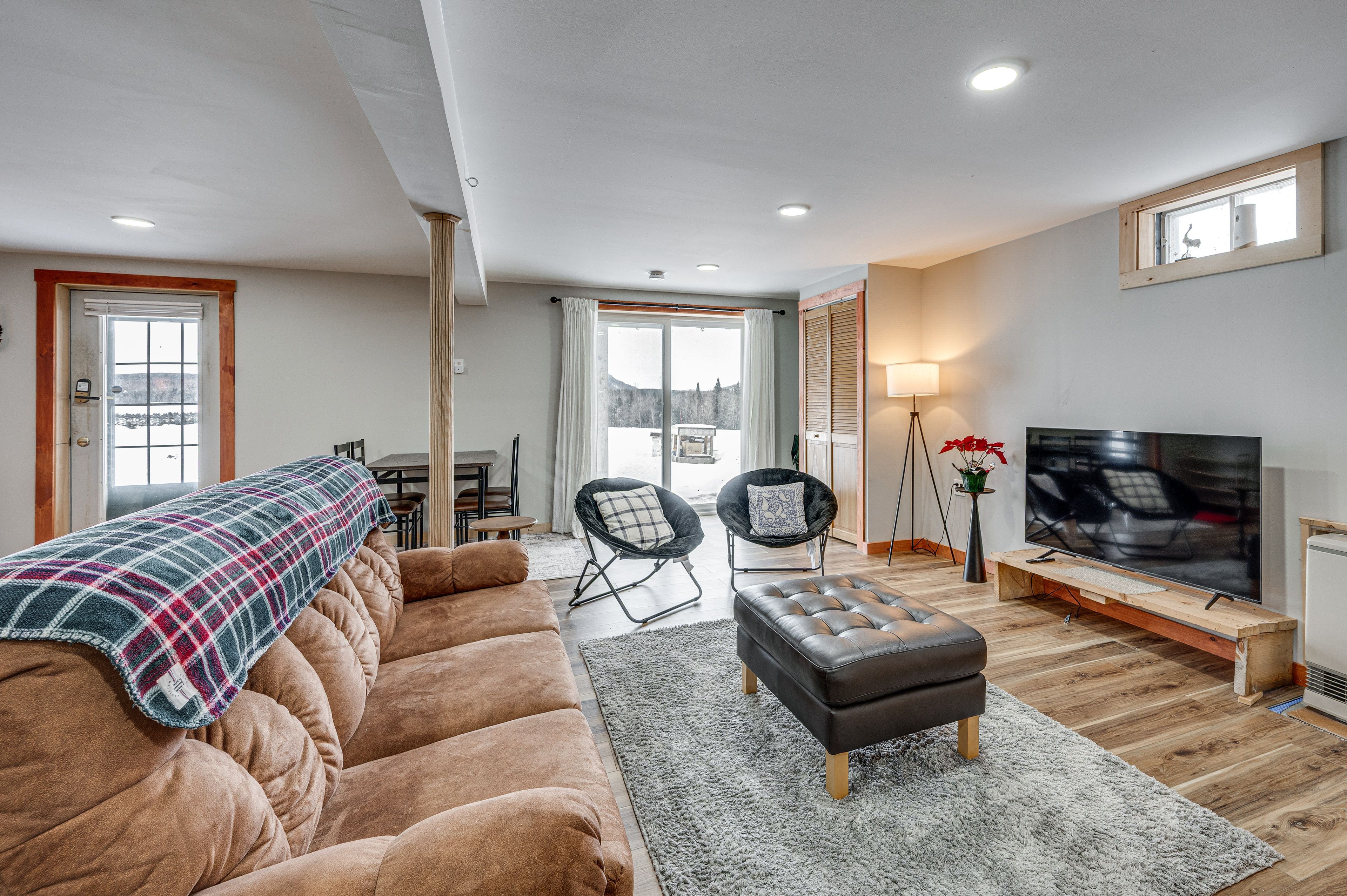 Living Room | Smart TV | 1st Floor