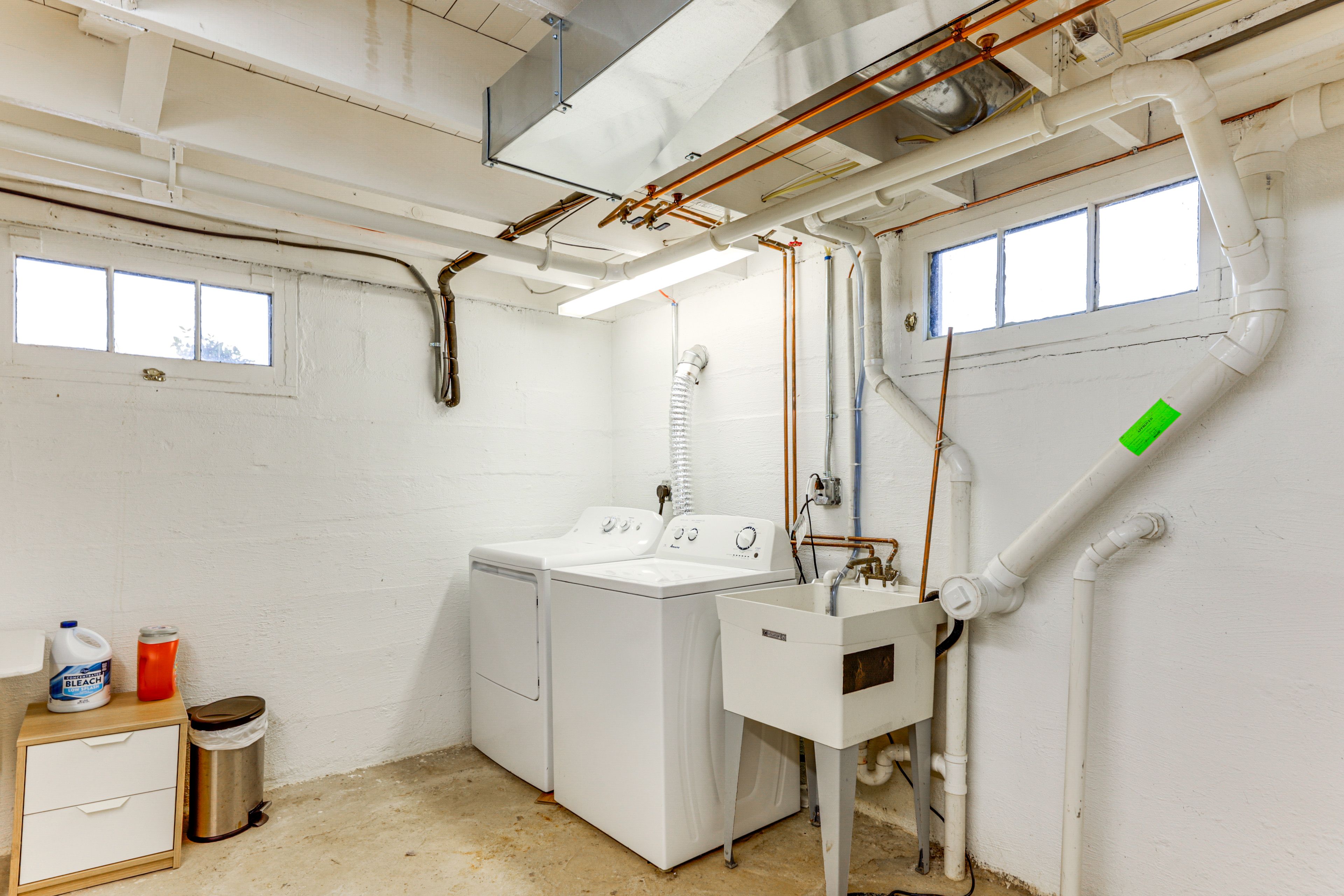 Basement | Washer & Dryer