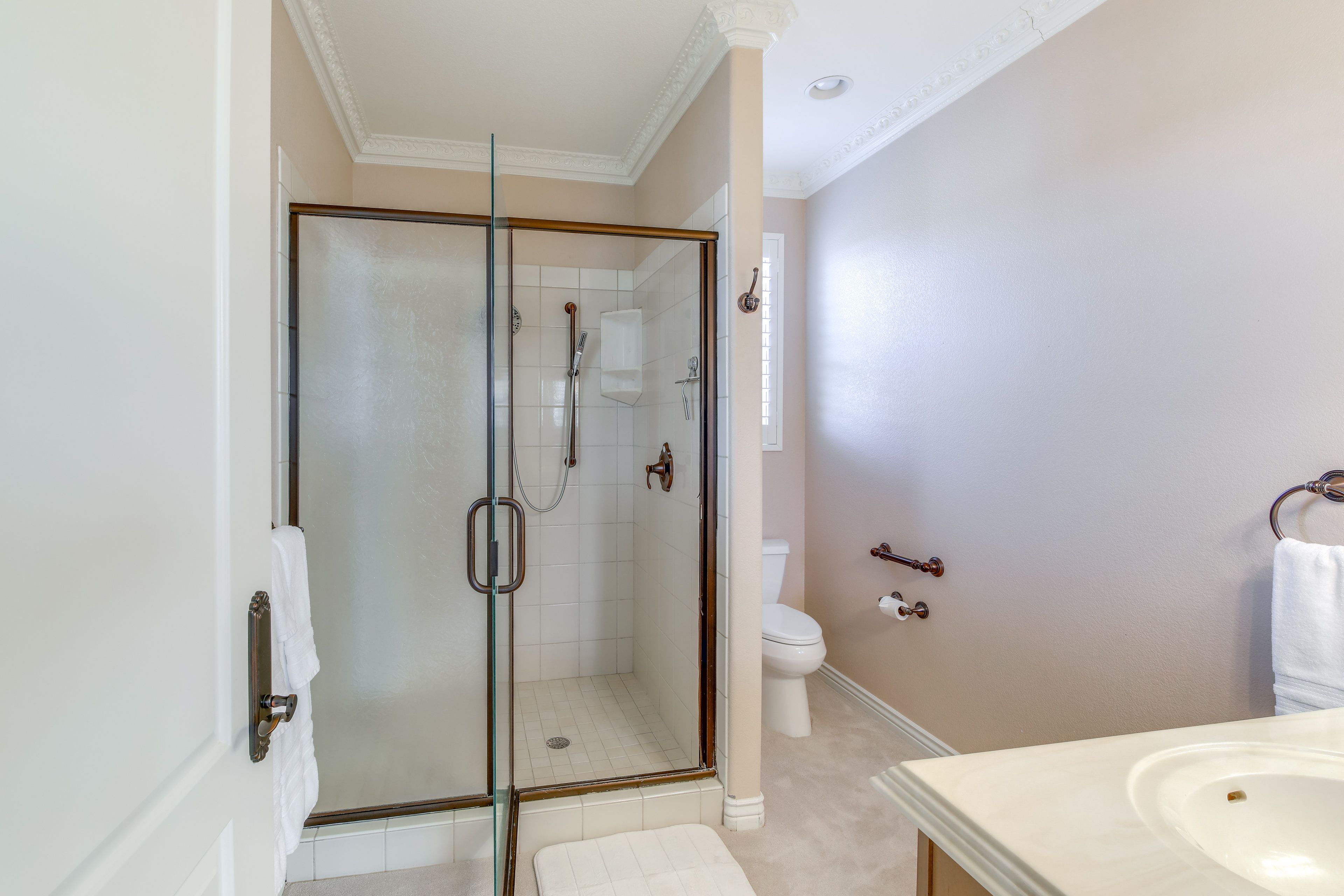 Full Bathroom (Casita) | 2nd Floor | Towels Provided