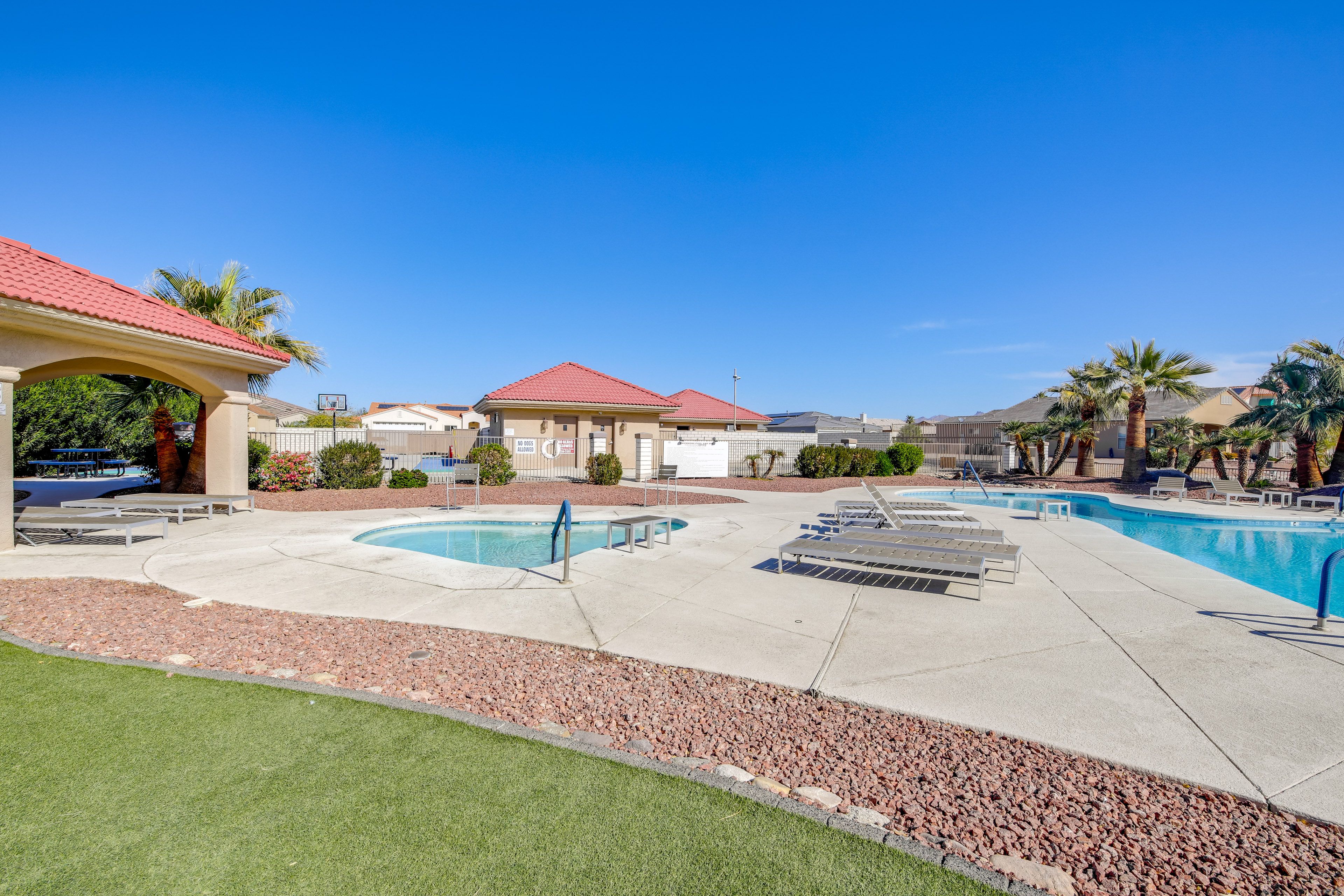 Los Lagos | Community Amenities