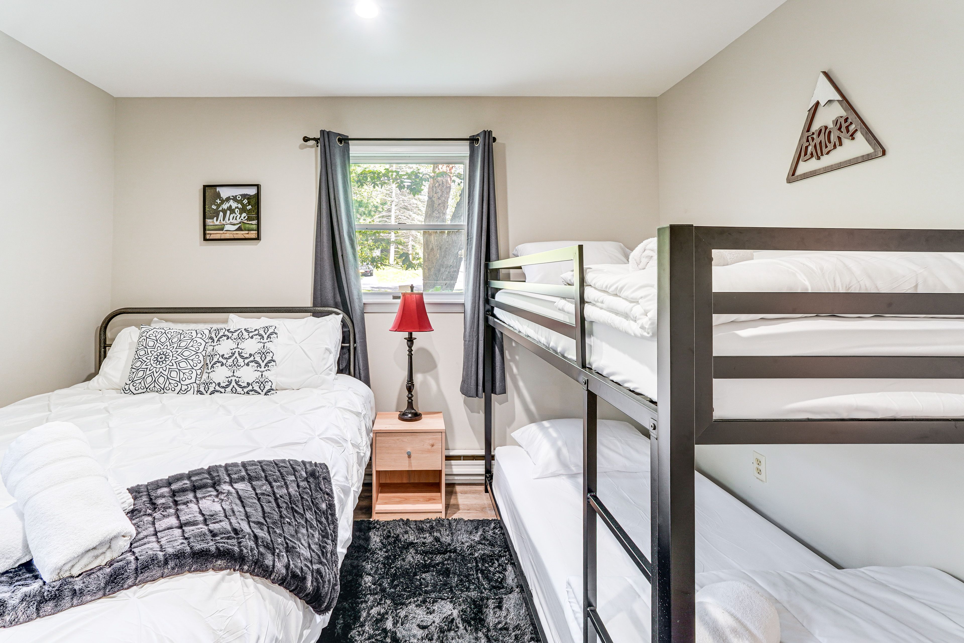 Bedroom 2 | Queen Bed | Twin Bunk Bed | 1st Floor