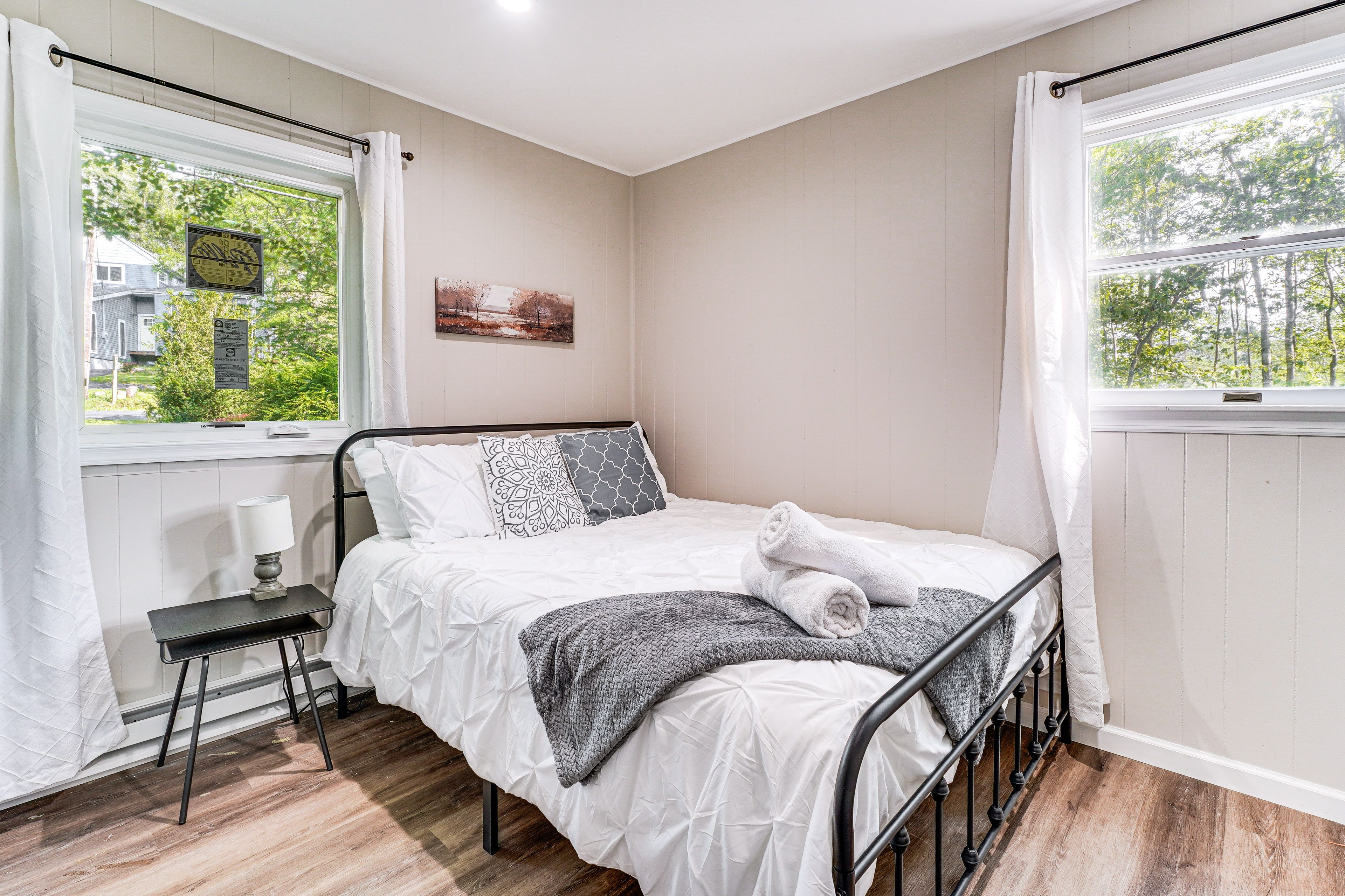 Bedroom 1 | Queen Bed | 1st Floor | Linens Provided