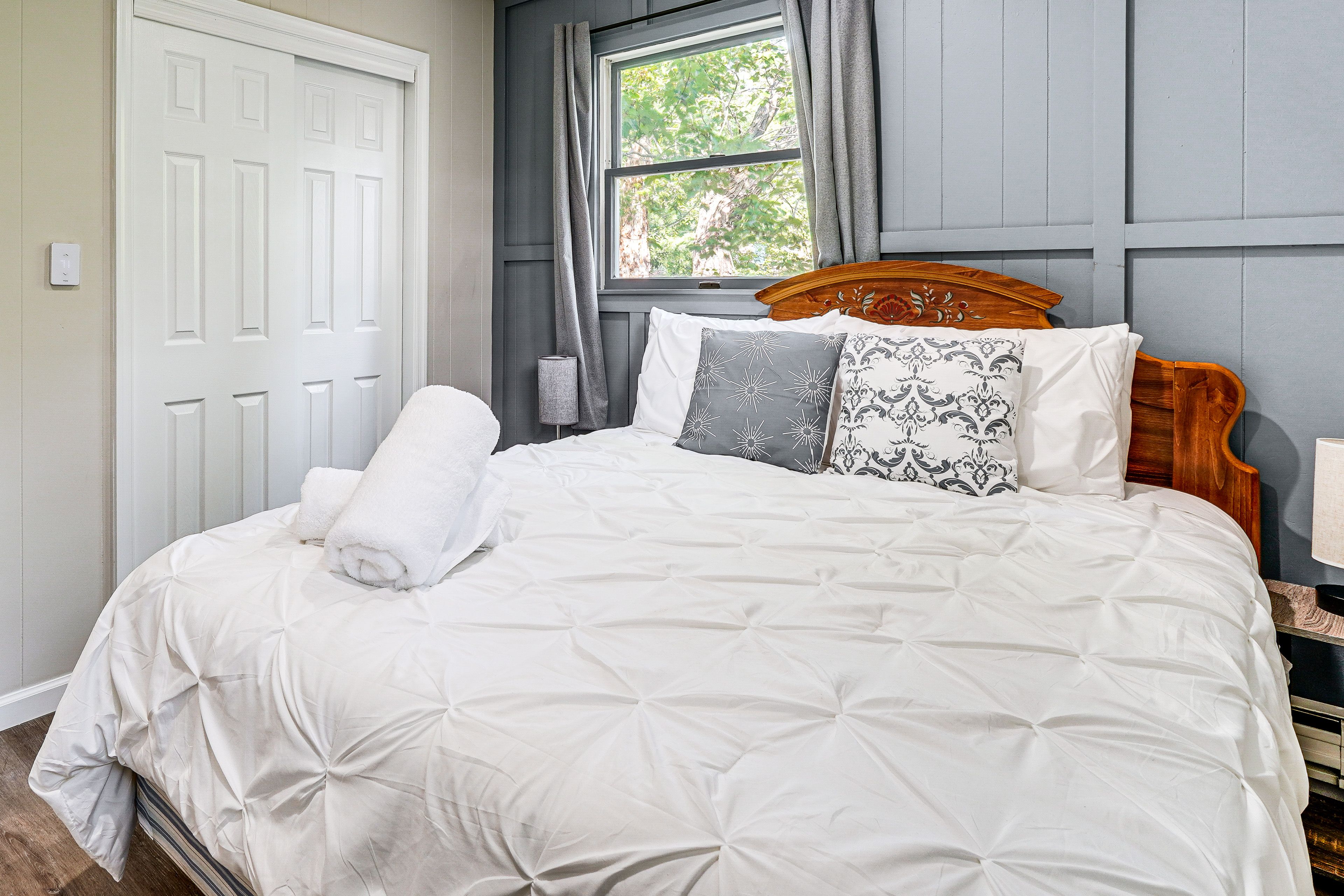 Bedroom 4 | Queen Bed | 2nd Floor