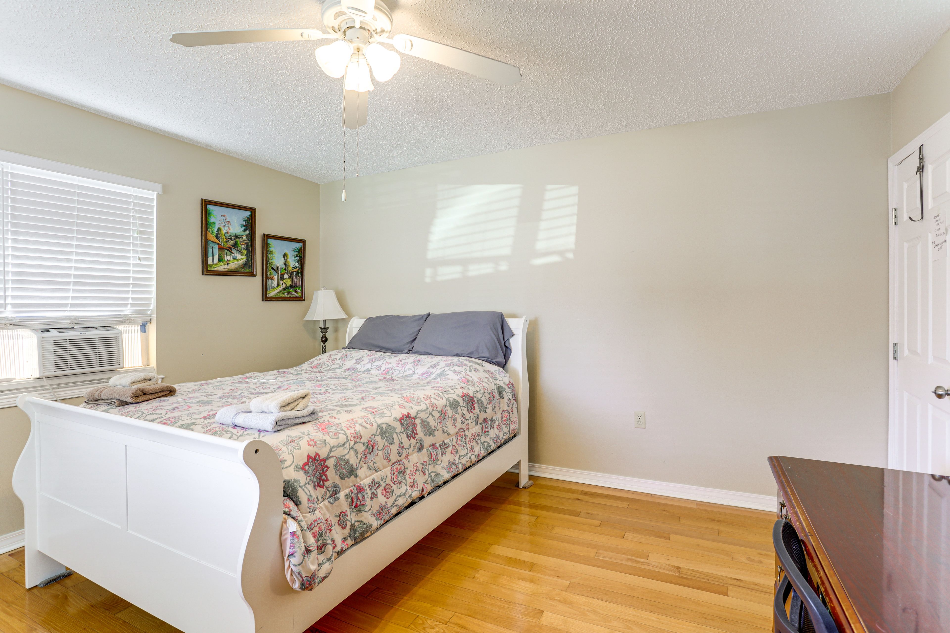 Bedroom 2 | 1st Floor | Queen Bed | Linens Provided