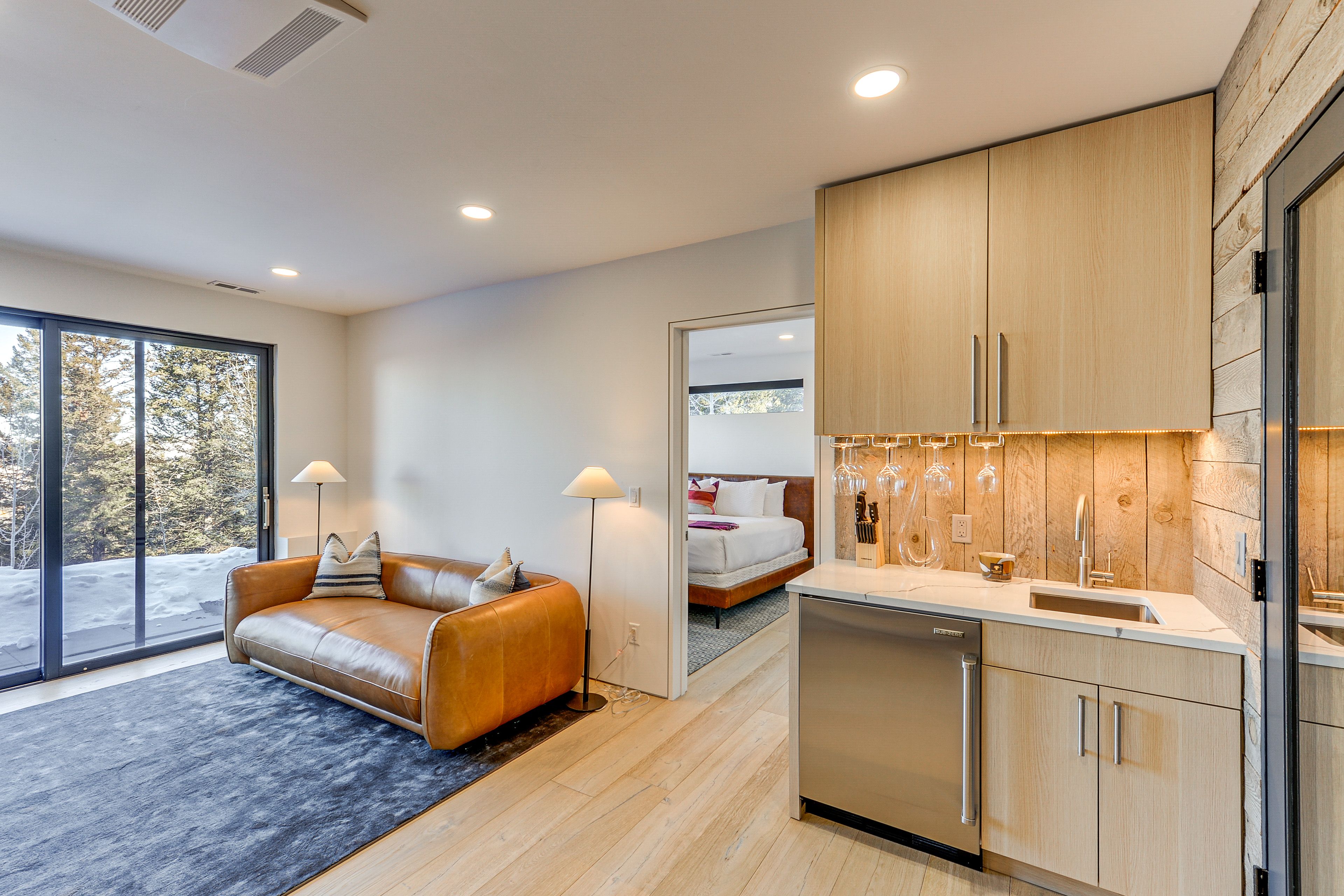 Den | 1st Floor | Smart TV | Wet Bar | Wine Cellar