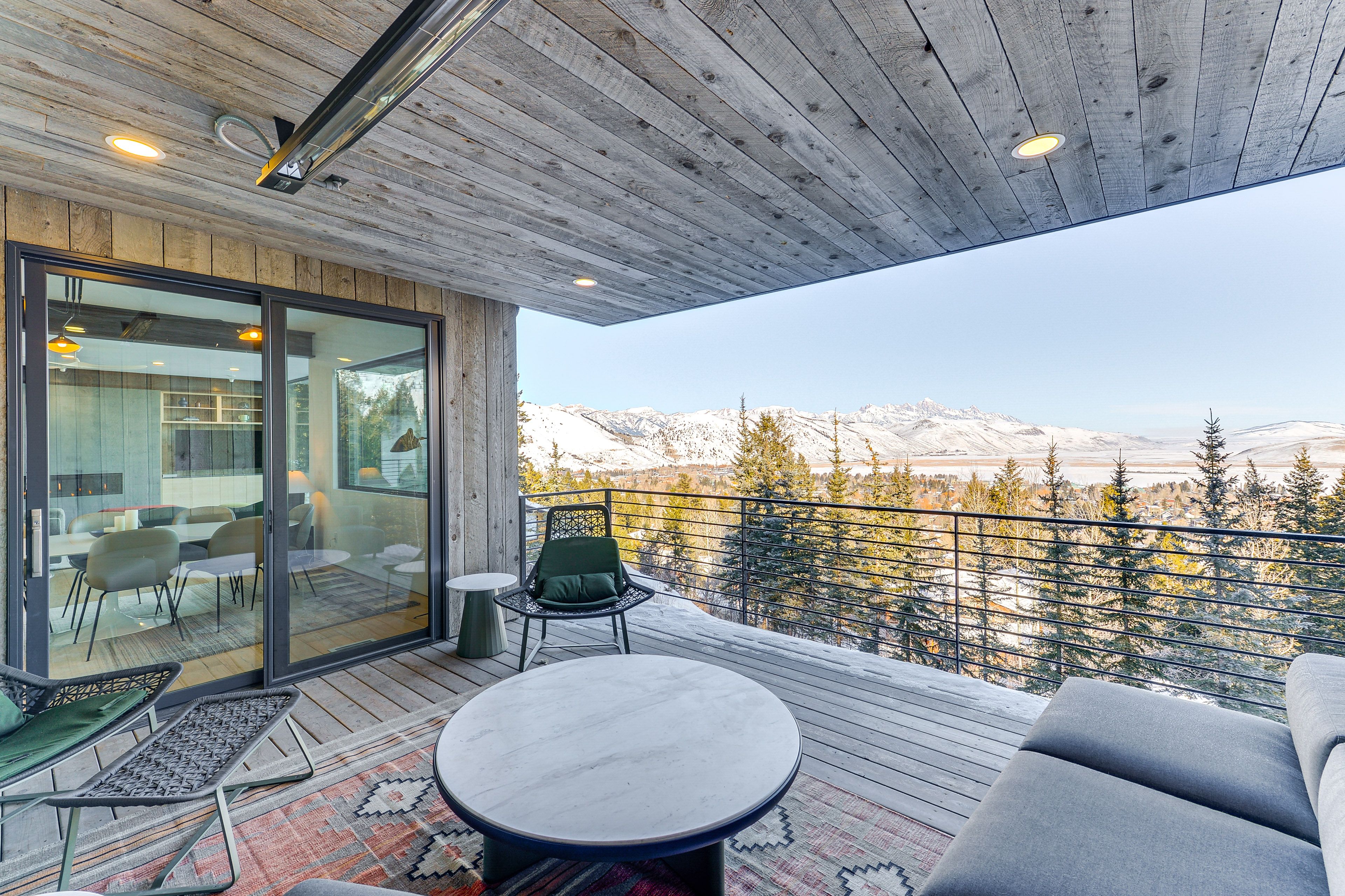Covered Patio | Outdoor Seating