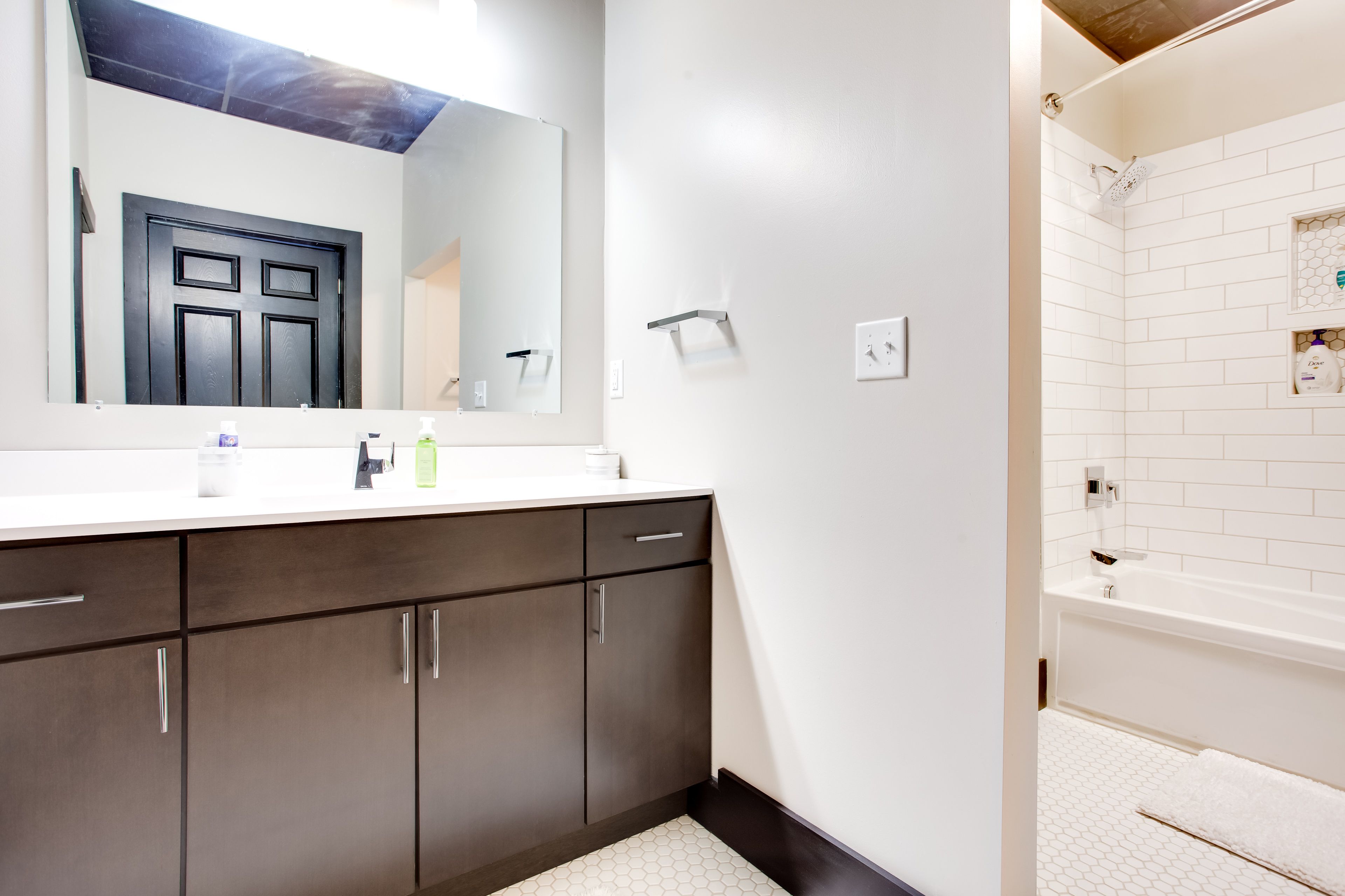 Full Bathroom | 2nd Floor