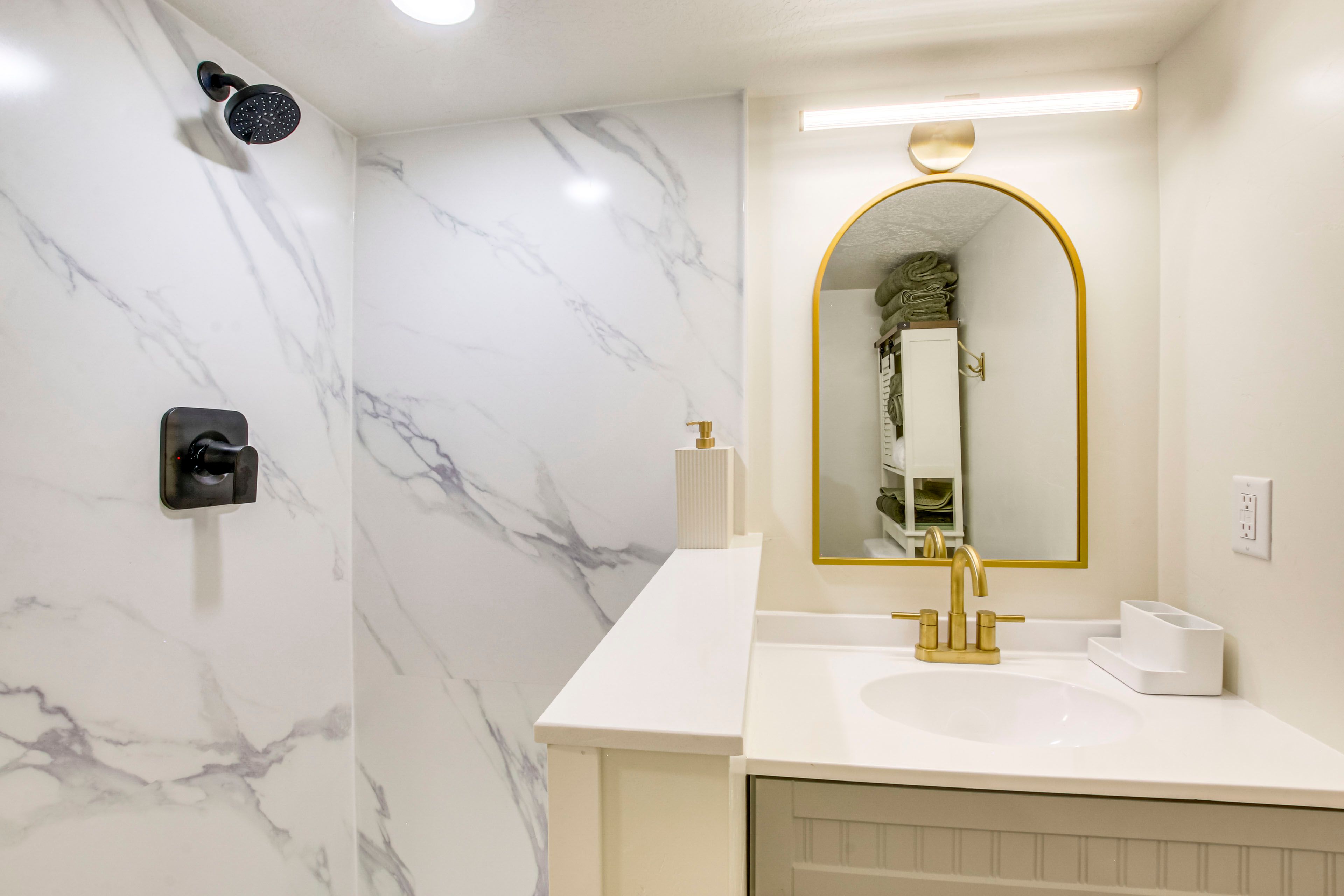 Full Bathroom