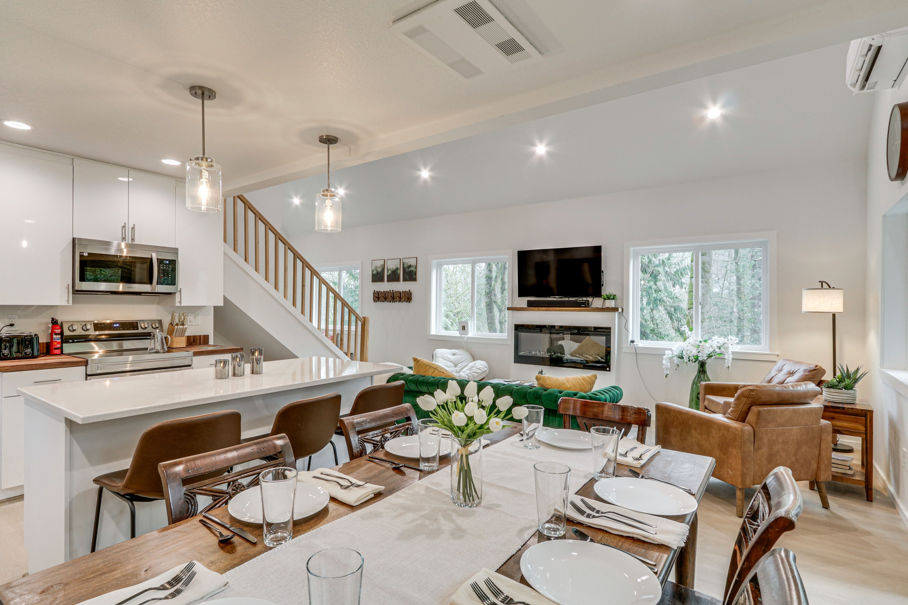 Dining Area | 1st Floor