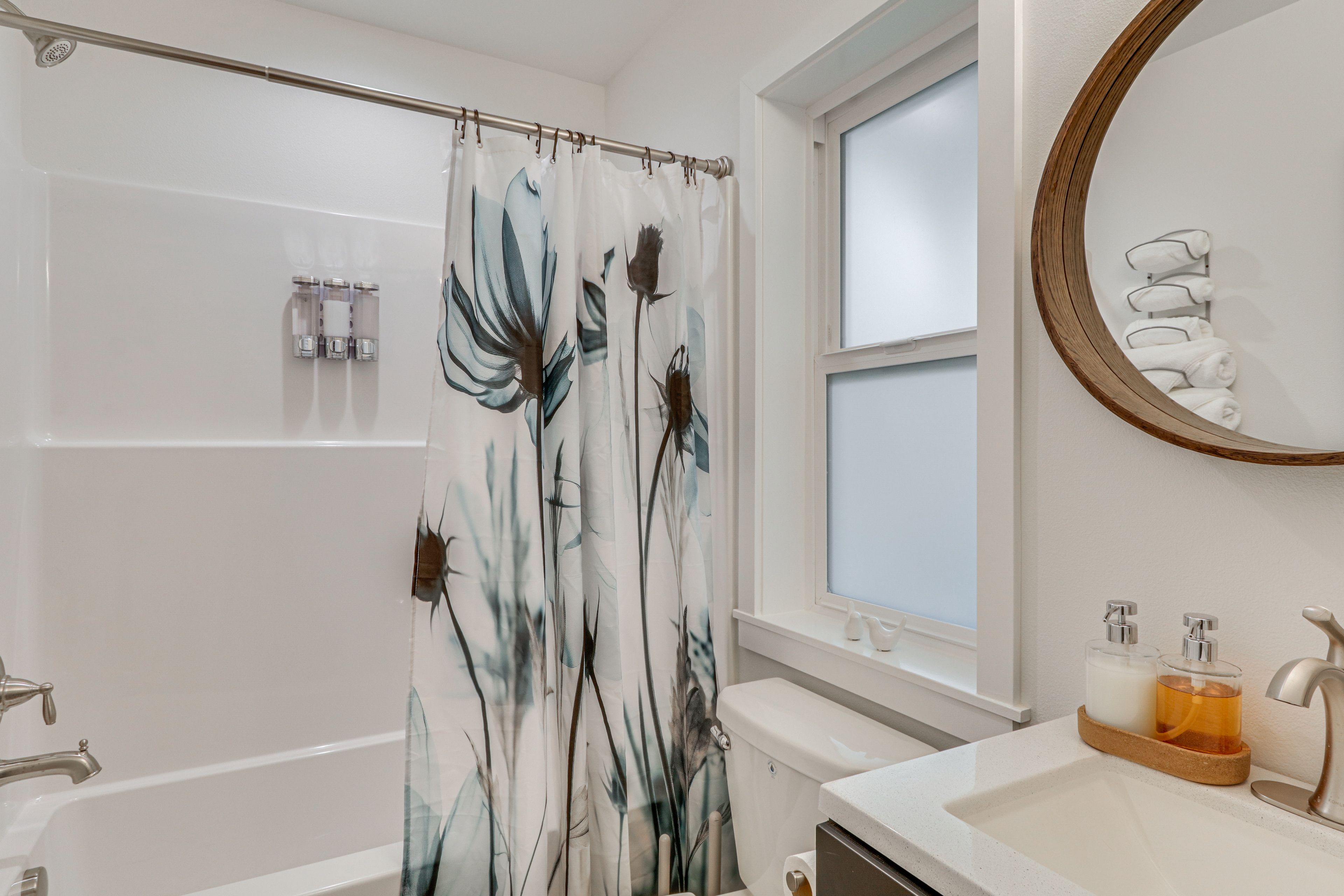Full Bathroom | 1st Floor