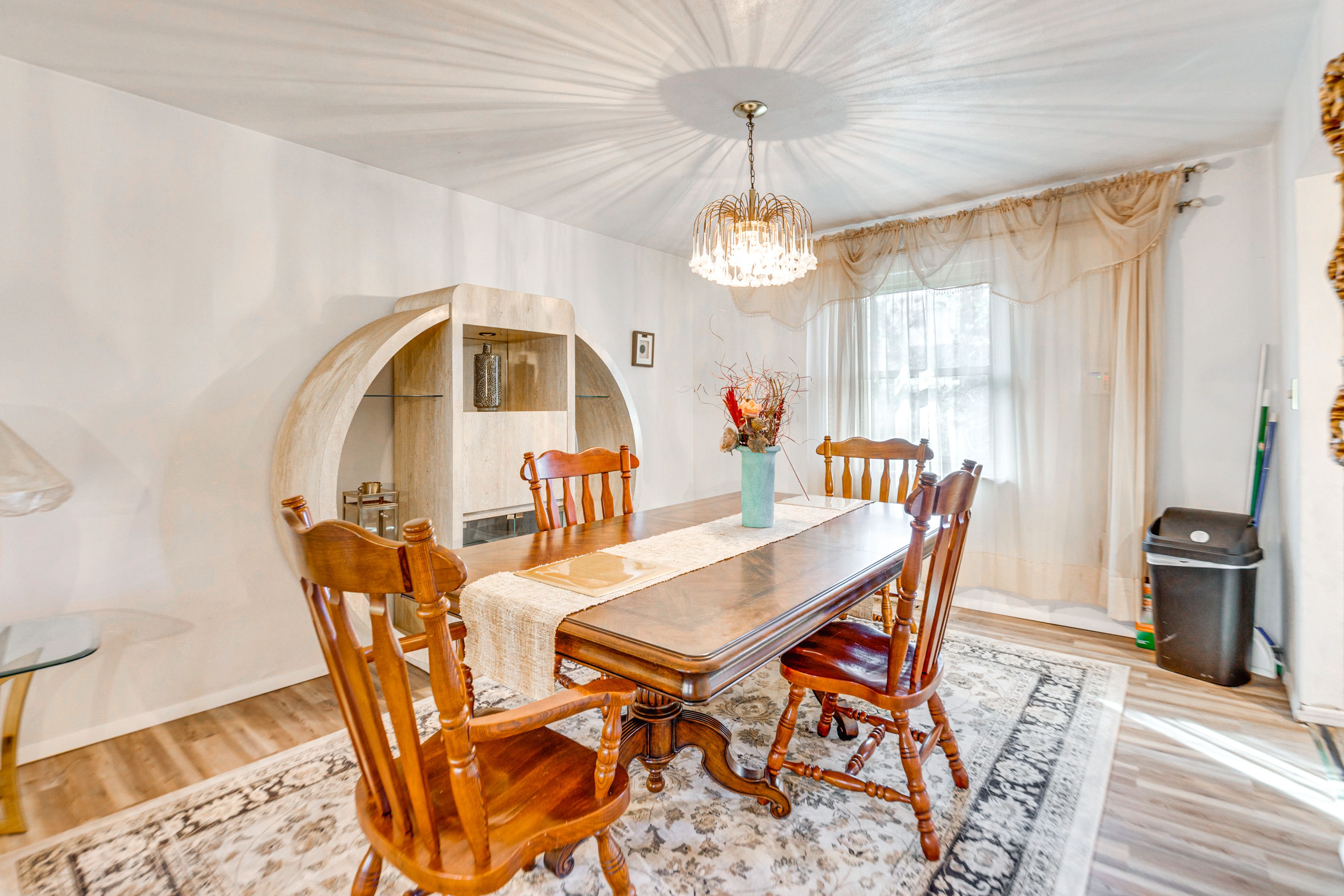 Dining Area | Dishware/Flatware Provided | Main Level