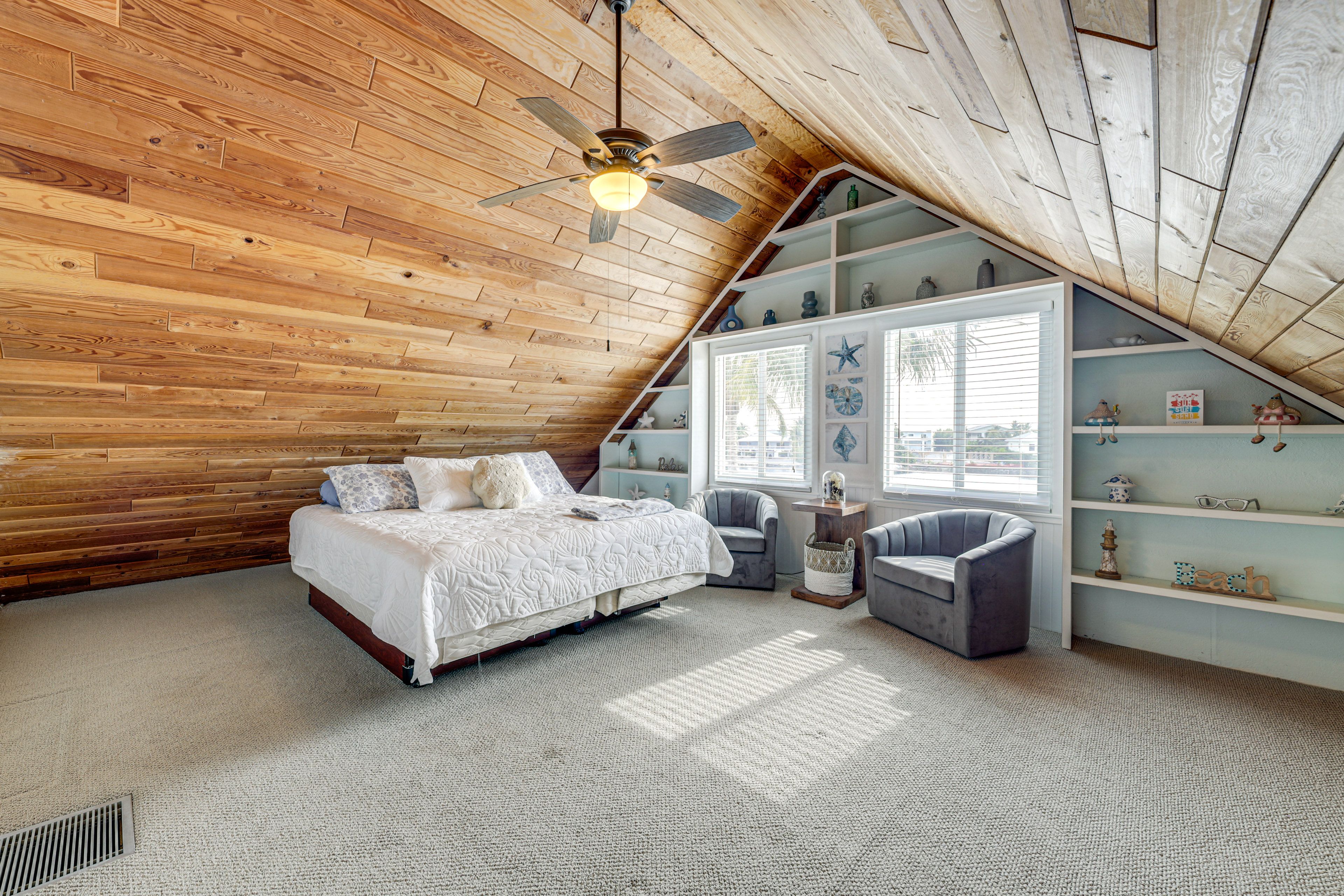 Bedroom 3 | King Bed | Upper Floor