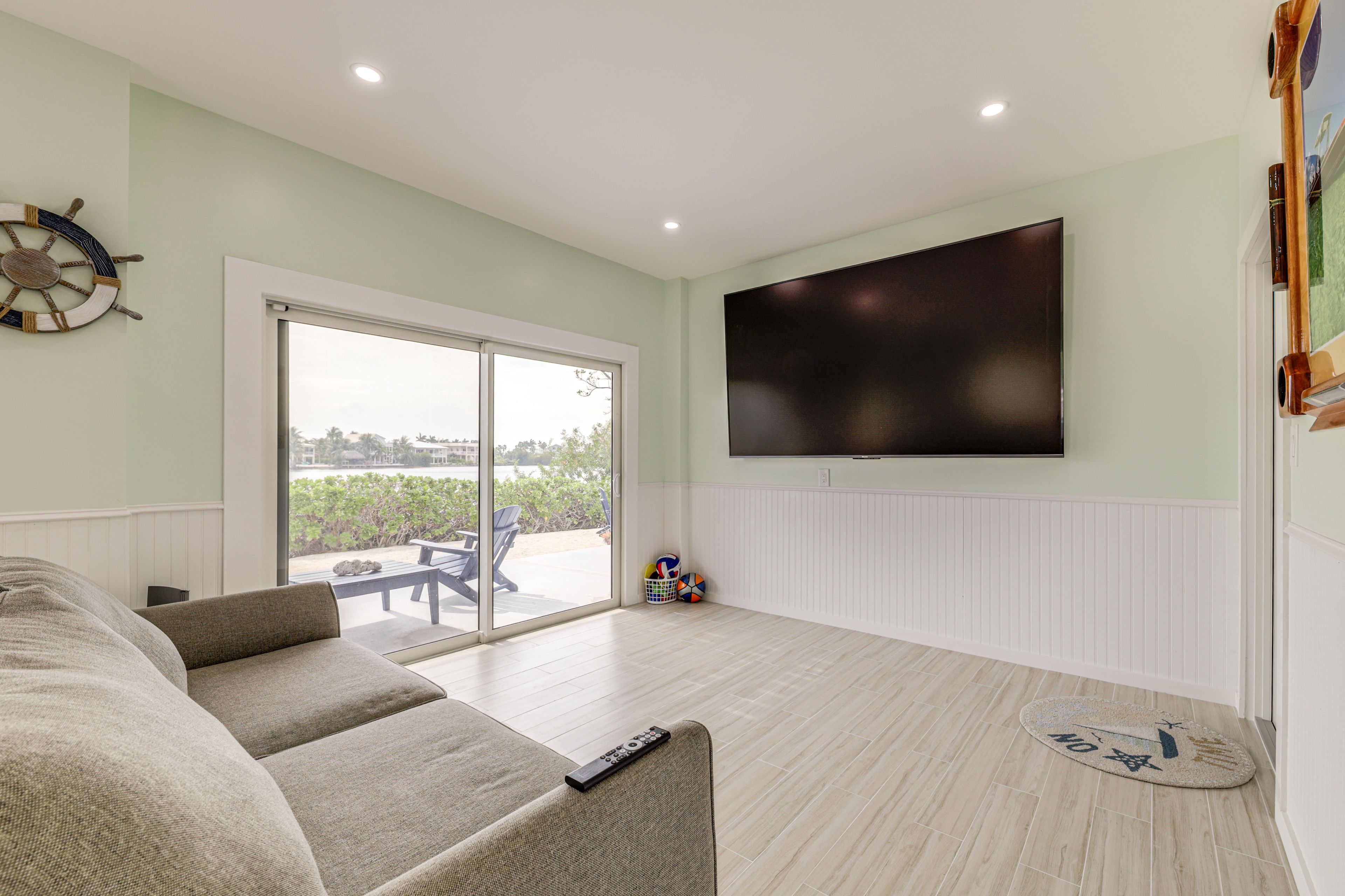 Game Room | Laundry | Queen Sleeper Sofa | Lower Floor