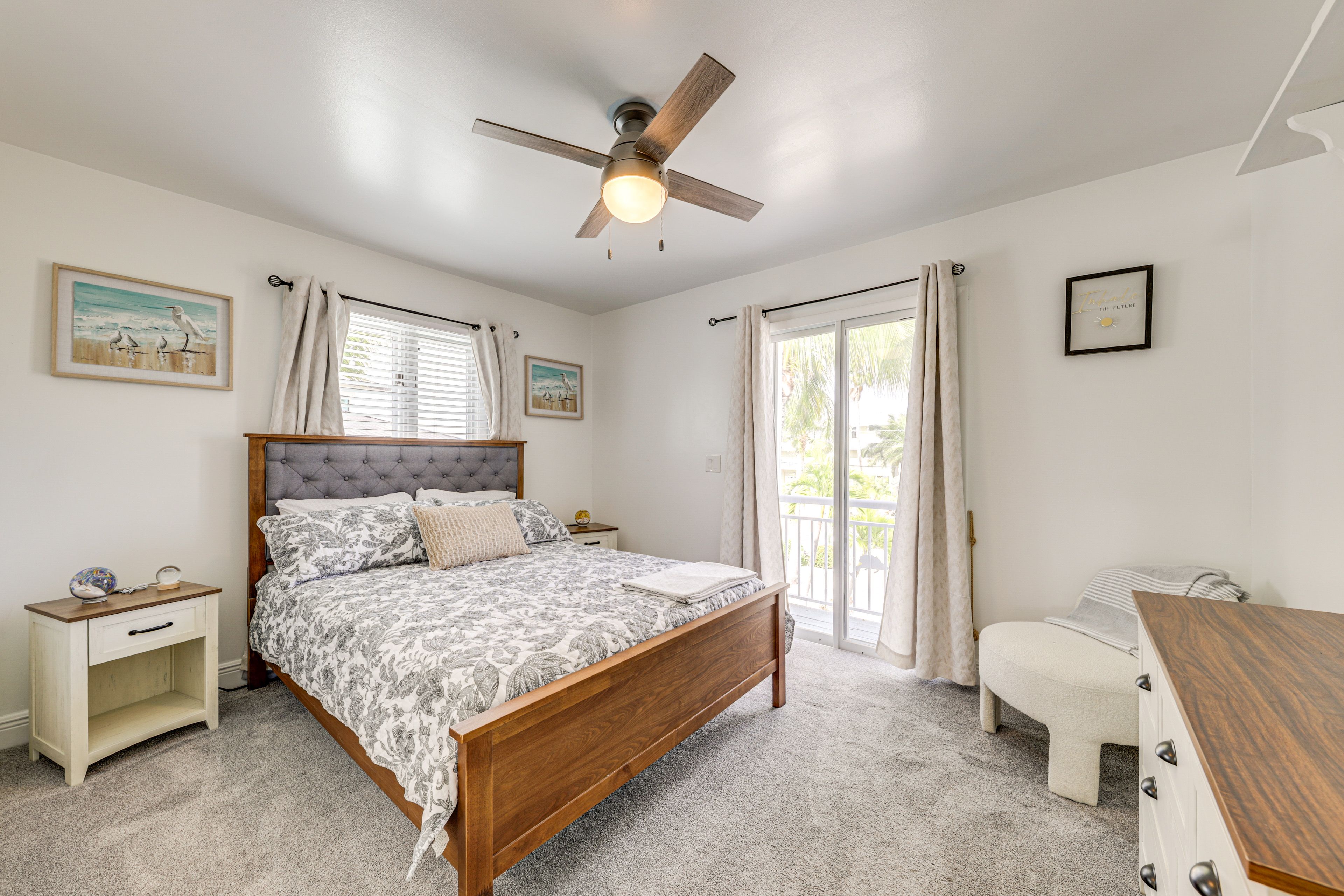 Bedroom 2 | Queen Bed | Main Floor