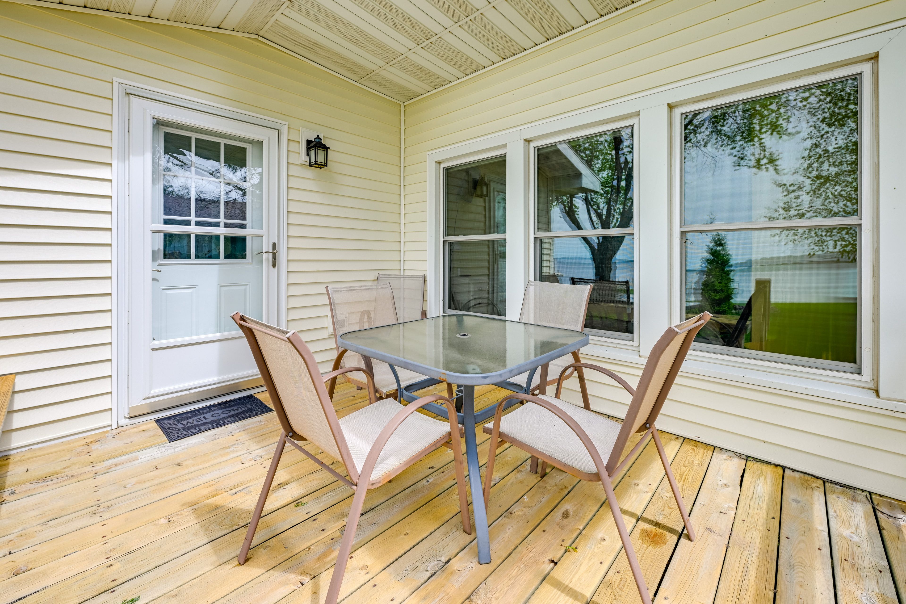 Deck | Outdoor Dining