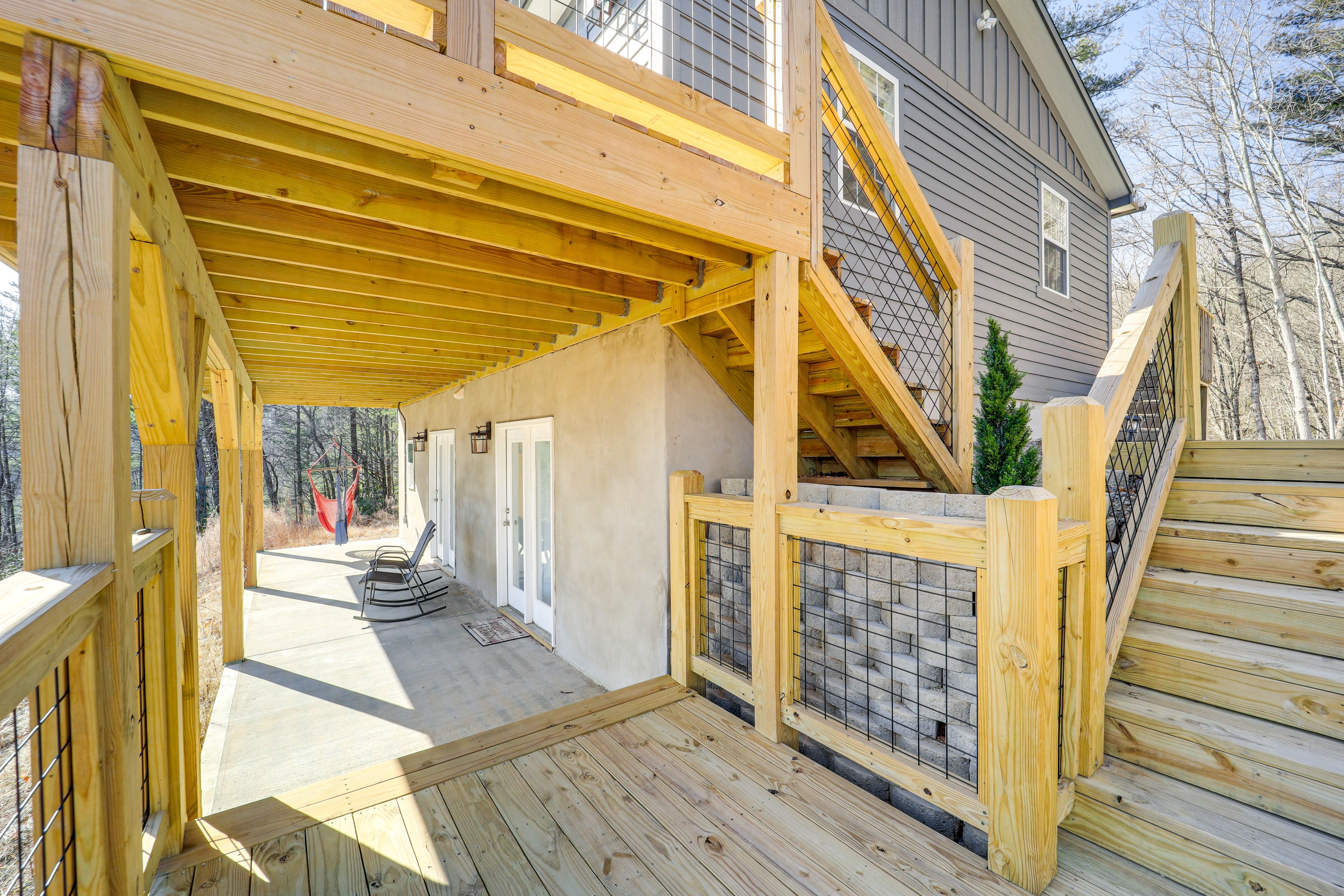 Patio | Hammock Swings | Rocking Chairs