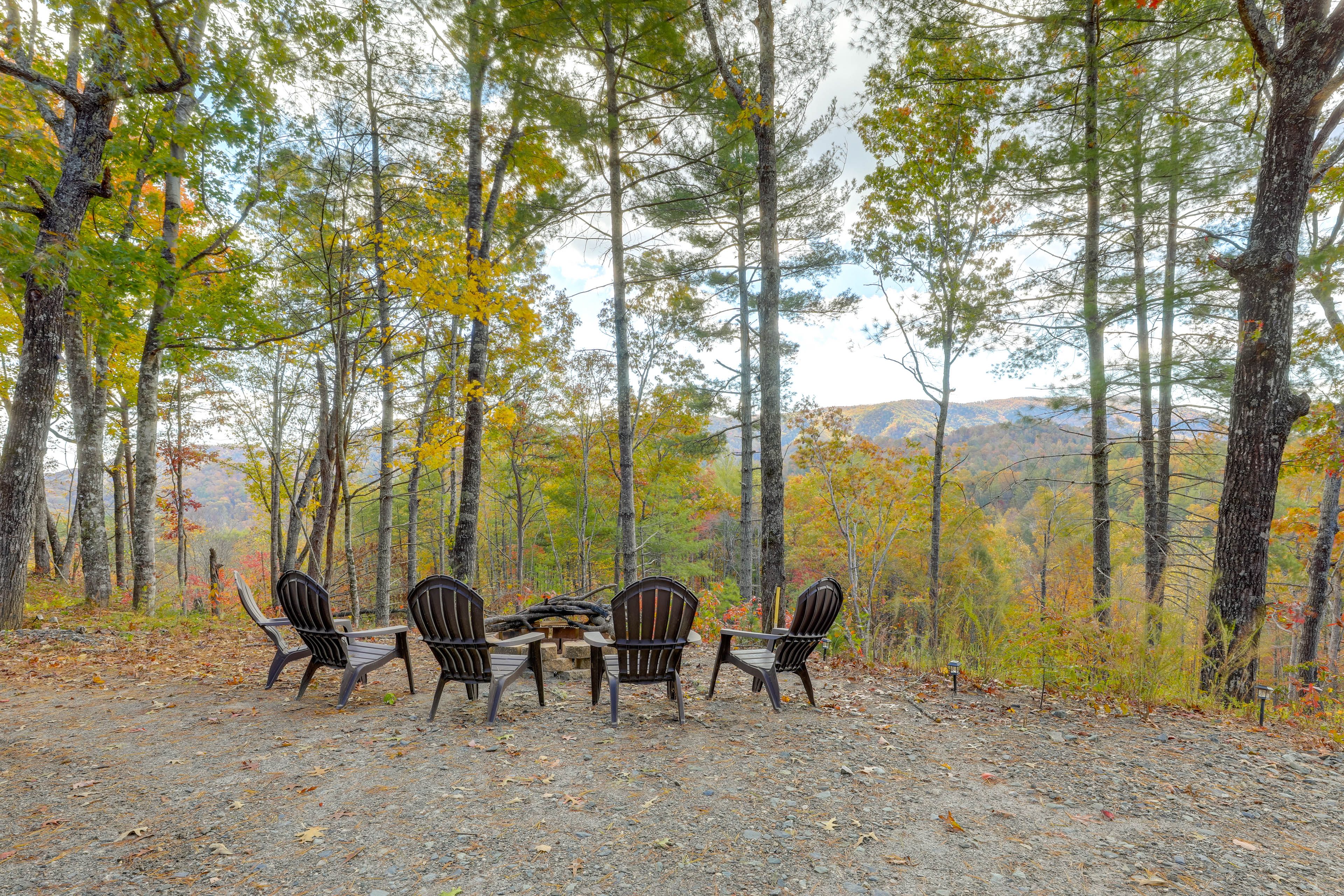 Fire Pit | Scenic Mountain Views