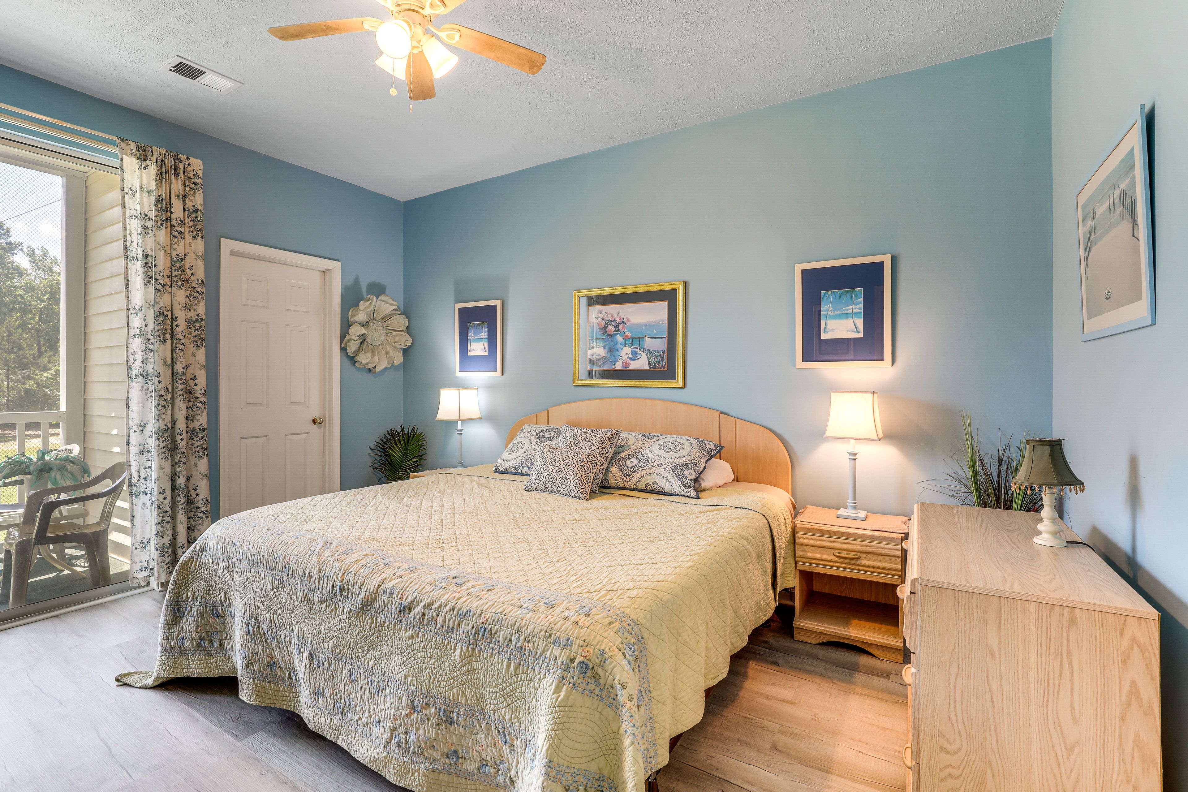 Bedroom 1 | King Bed | Smart TV | Linens Provided | En-Suite Bathroom
