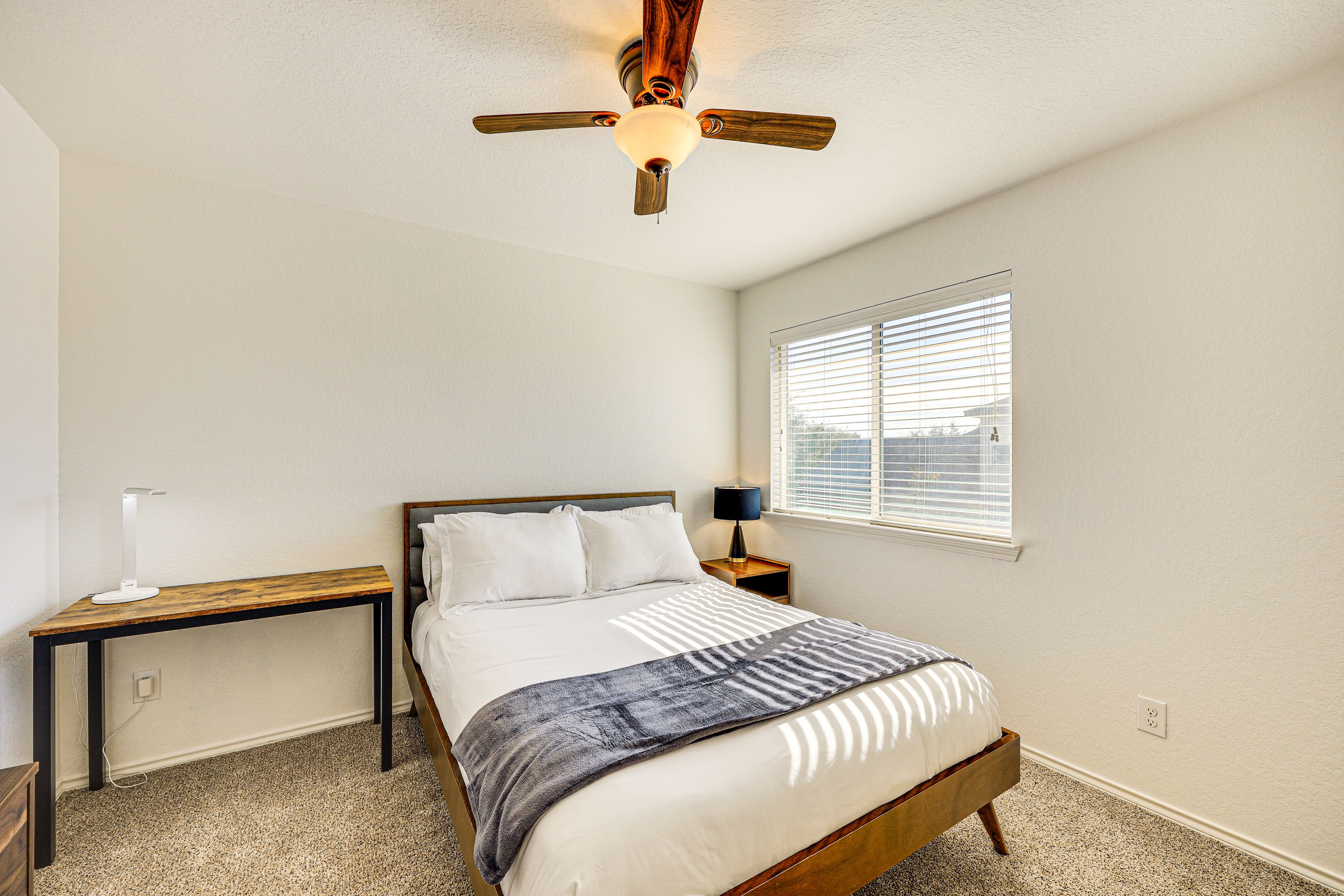 Bedroom 4 | Queen Bed | 2nd Floor | Hangers