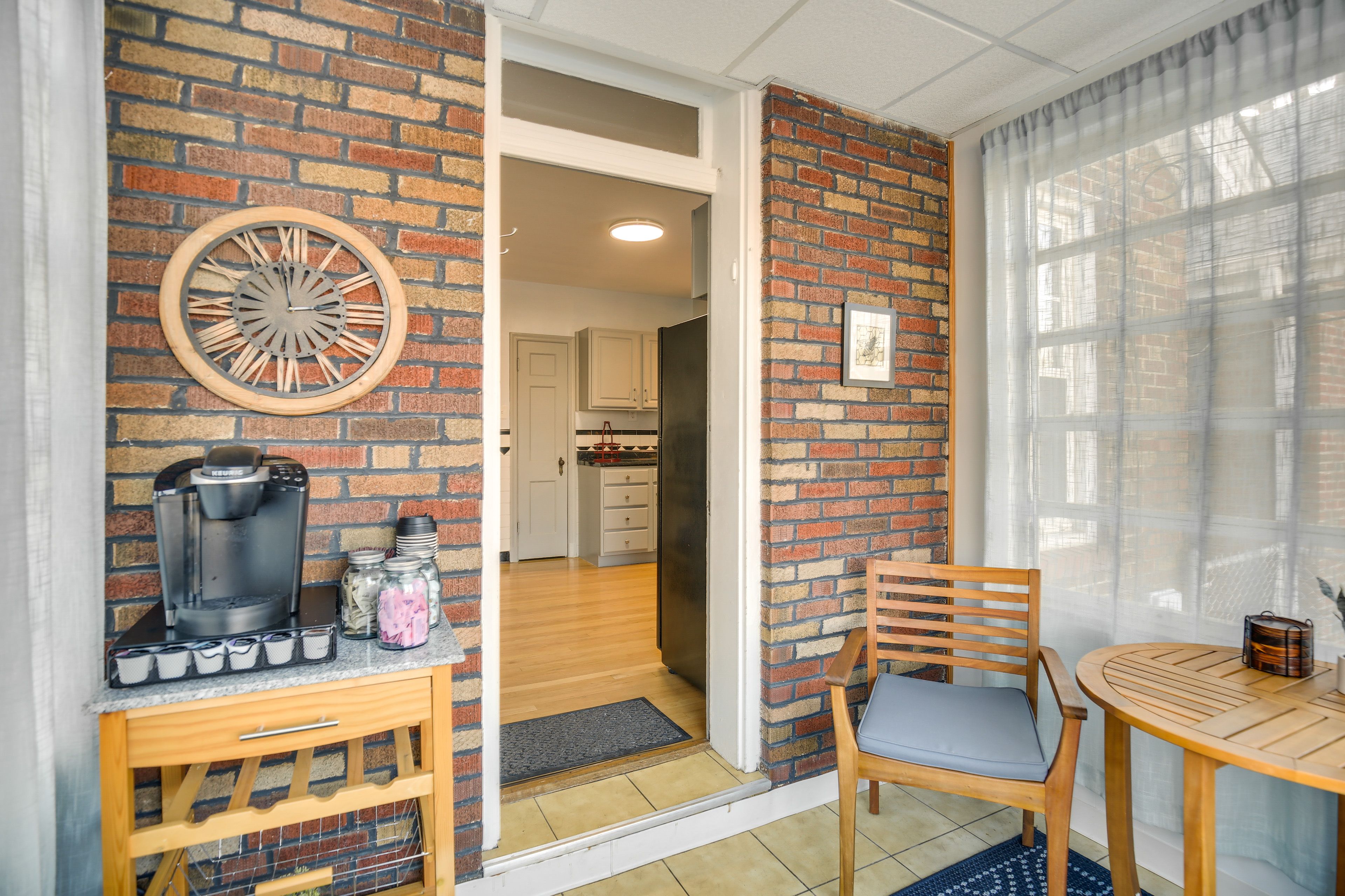 Breakfast Nook | Main Floor