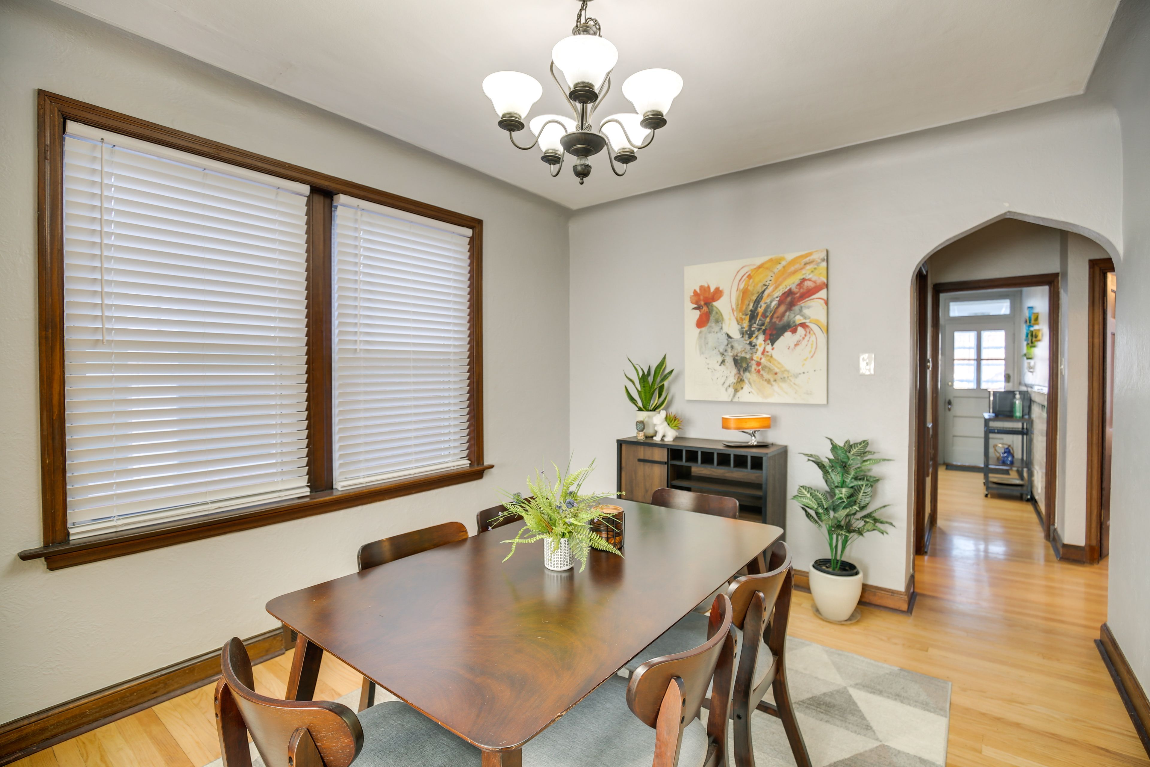 Dining Area | Dishware/Flatware