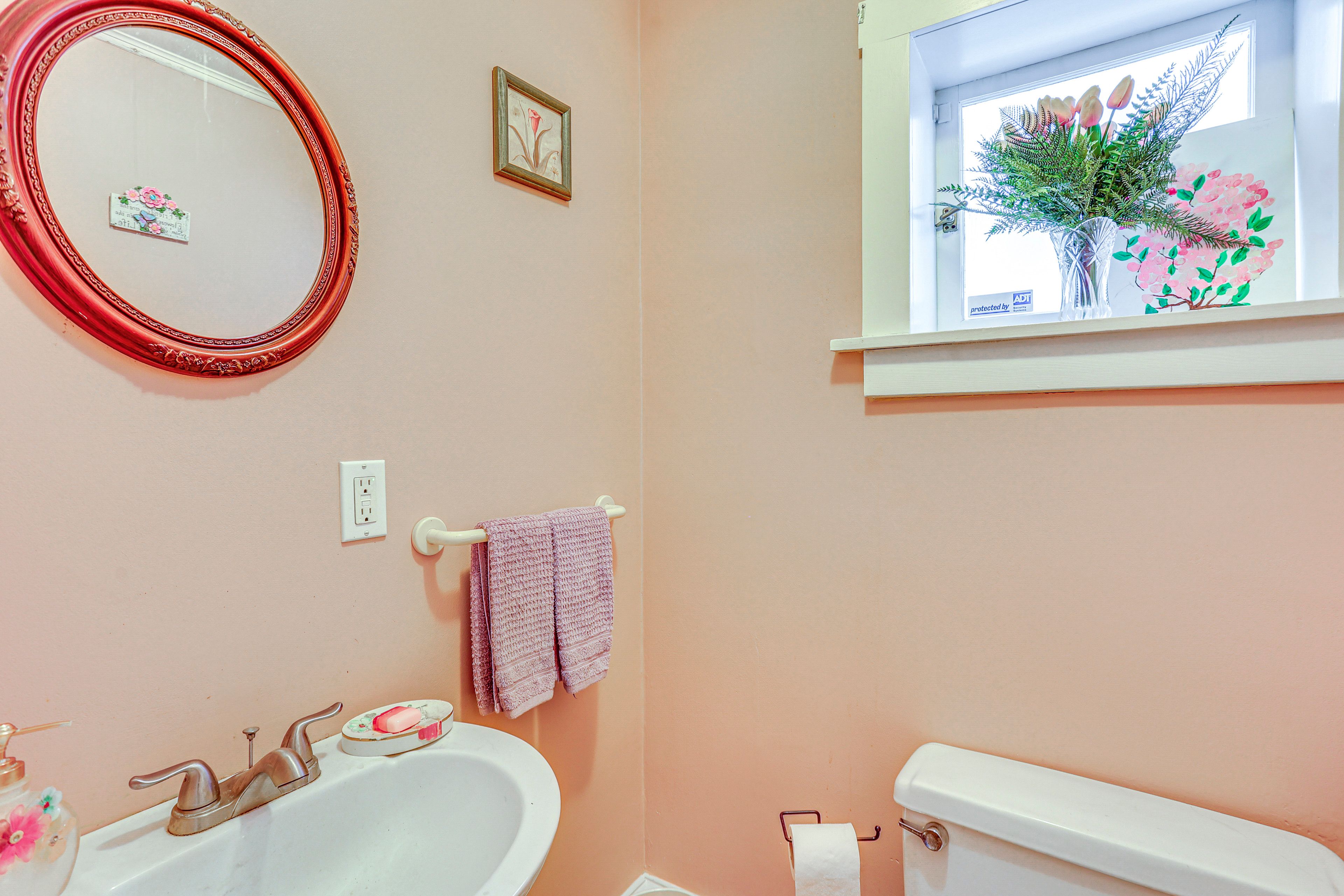 Half Bathroom | 1st Floor