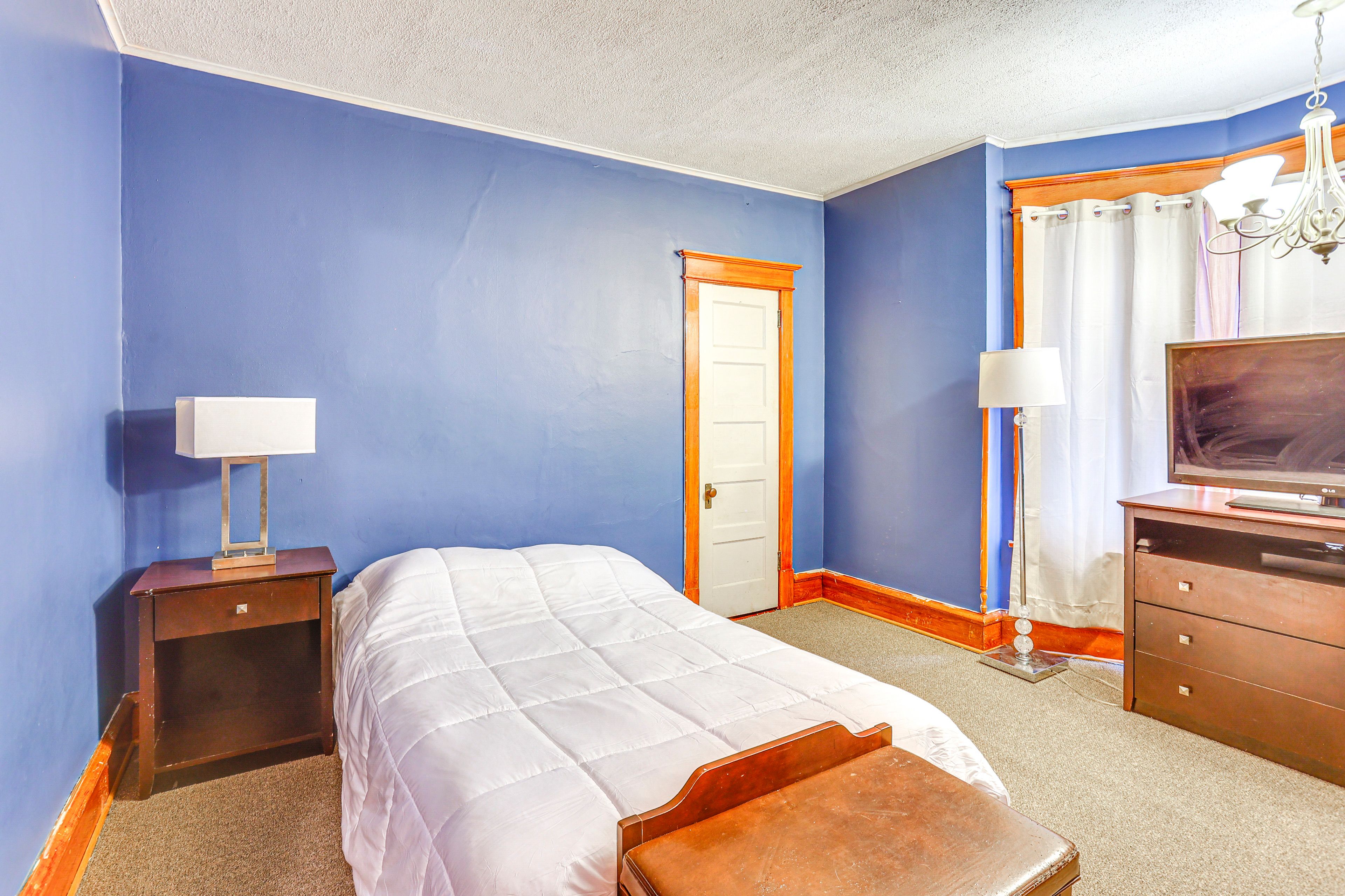 Bedroom 1 | Full Bed | 2nd Floor