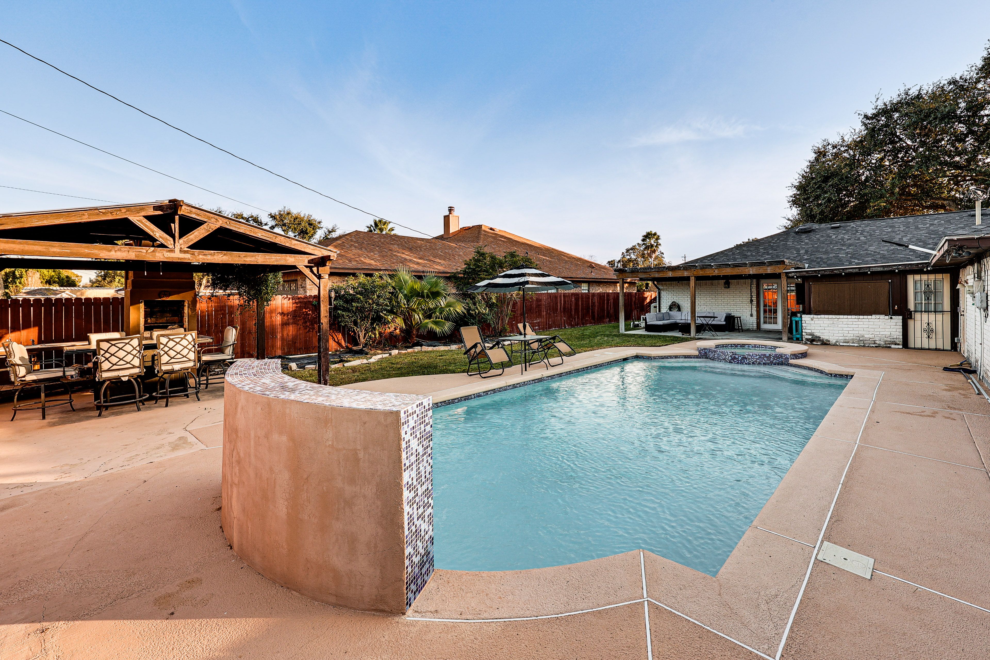 McAllen Vacation Rental | 3BR | 2.5BA | 2,150 Sq Ft | 1 Step Required