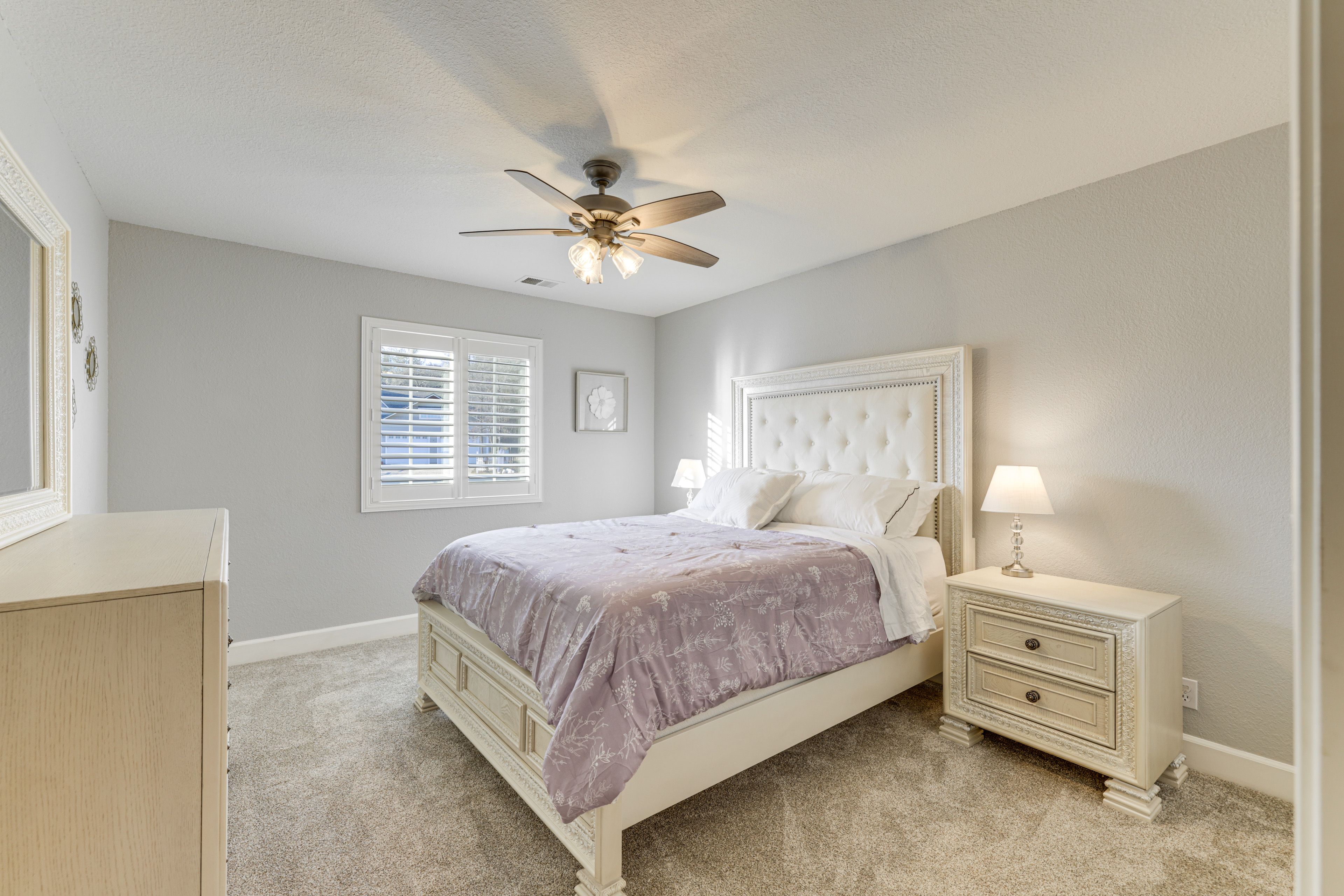 Bedroom 3 | Queen Bed
