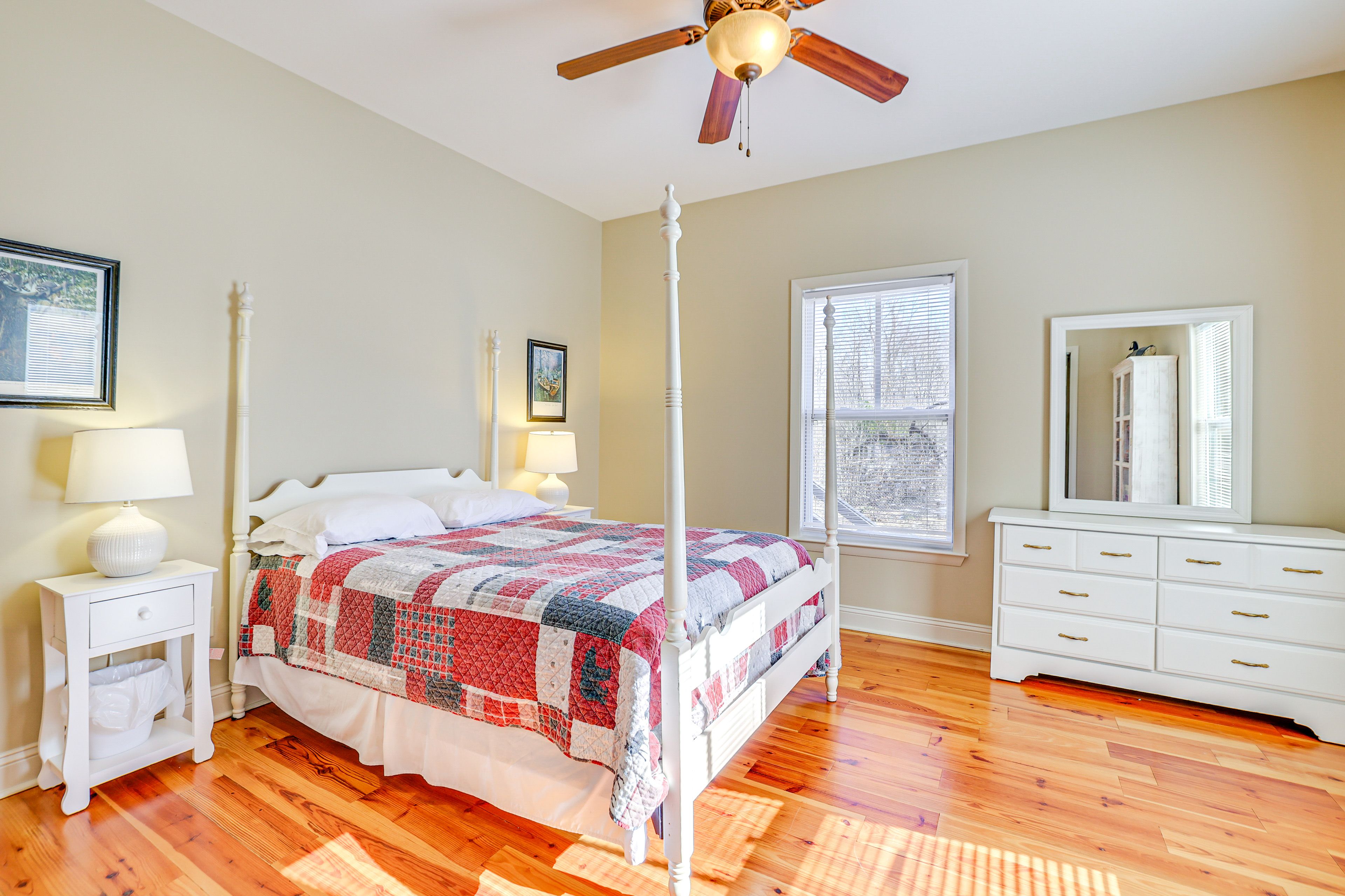 Bedroom 2 | Full Bed | Ceiling Fan