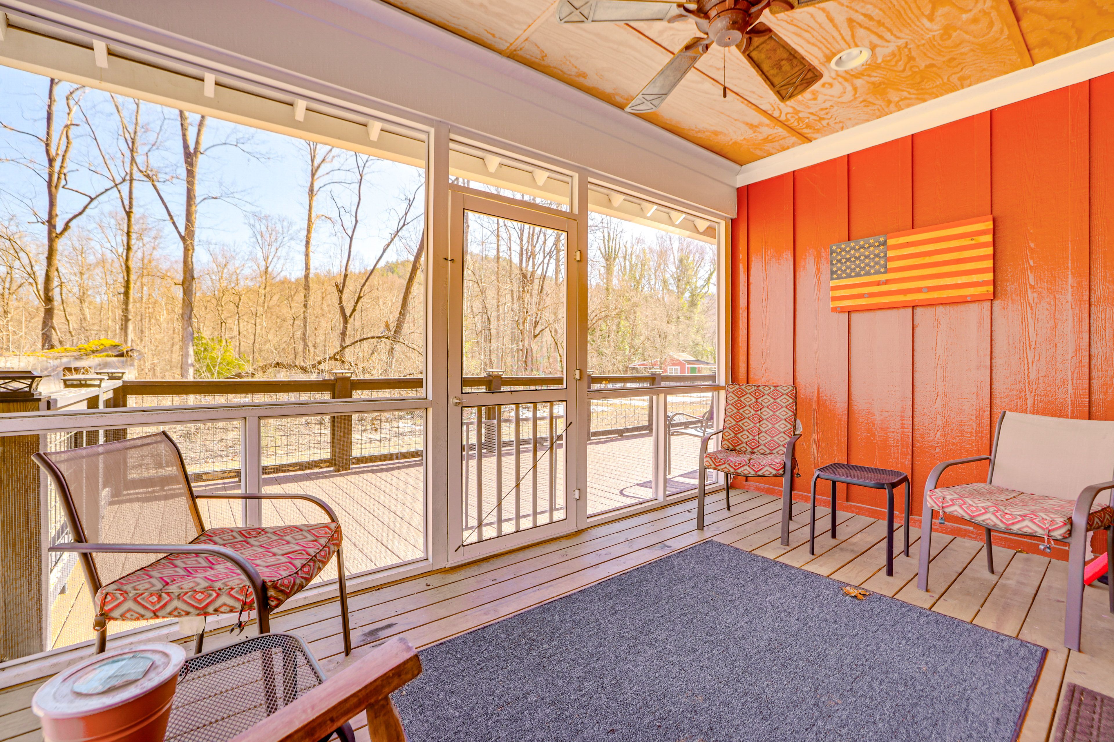 Exterior | Screened Porch | Outdoor Seating